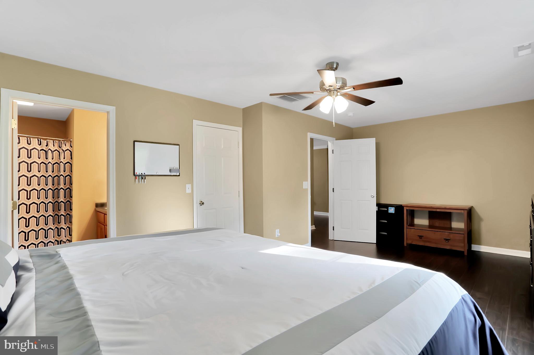 OAK BREEZE - Residential