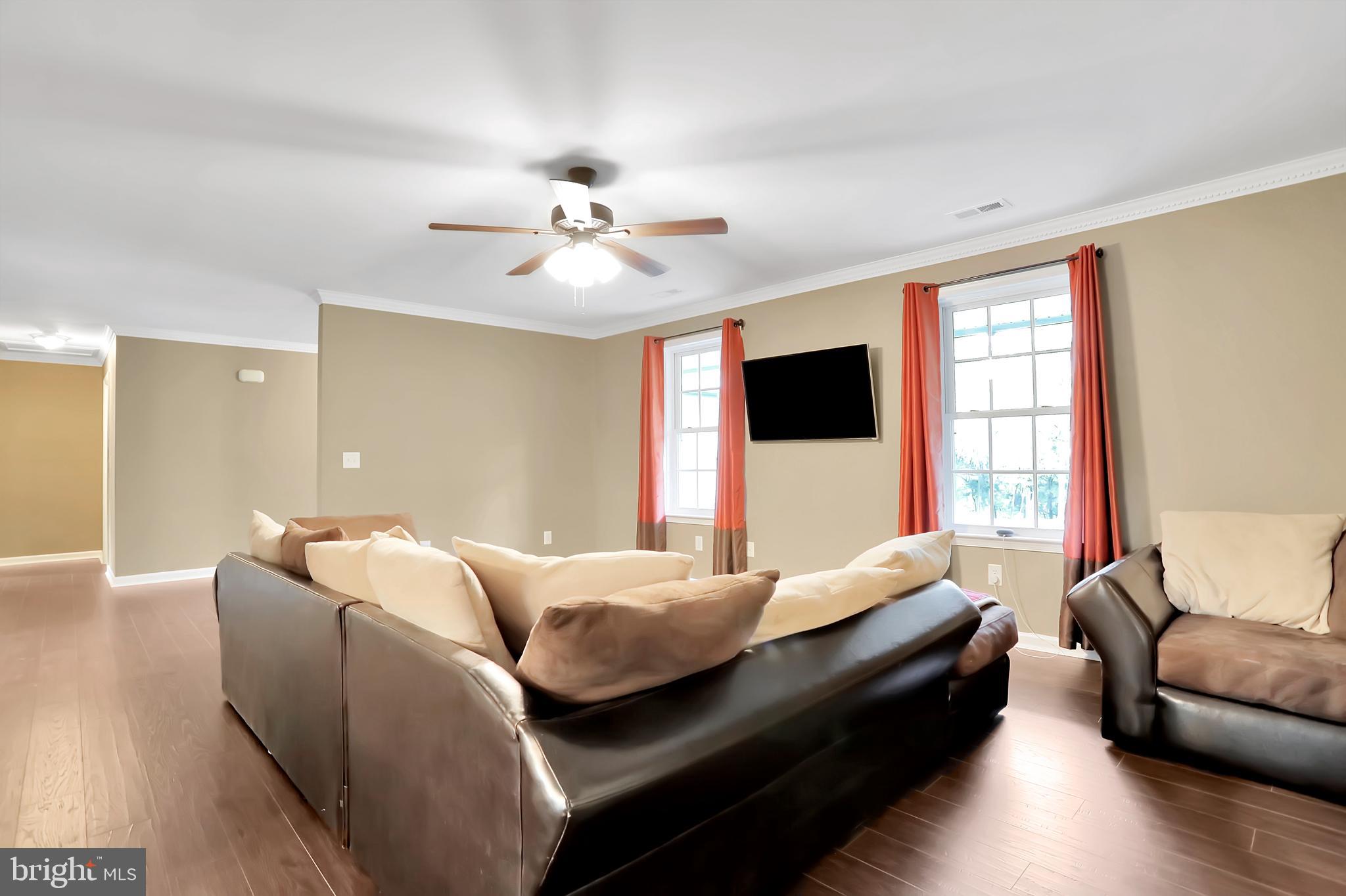 OAK BREEZE - Residential