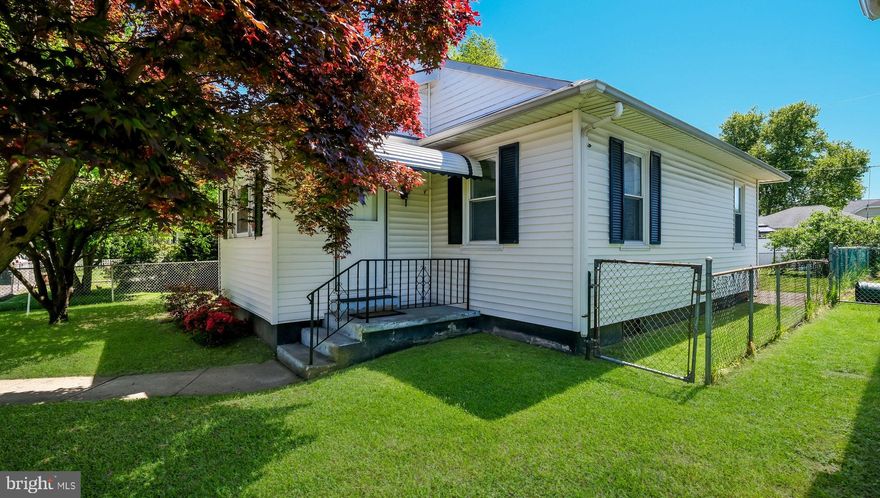Look no farther, This is the Home for you. A smart choice for the money-conscious Buyer seeking an affordable entry into the Housing Market. Welcome to this Harriman low maintenance  Twin in desirable
Bristol Borough. This 3 Bedroom Rancher has been recently painted to make it in Move in 
condition. Features include an Enclosed Front Porch, Full Basement and Fenced in Rear Yard.