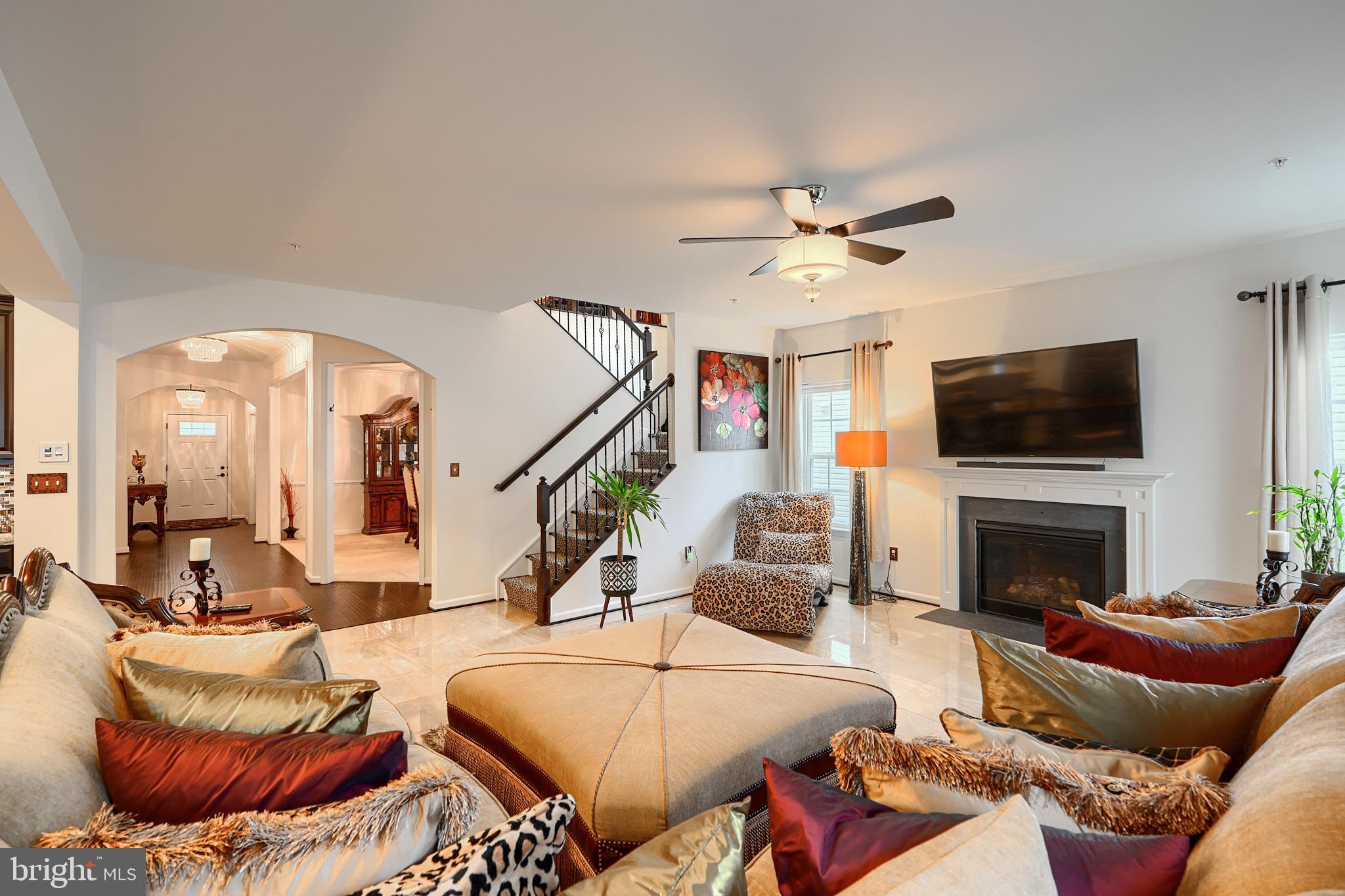734 FALCON LANE