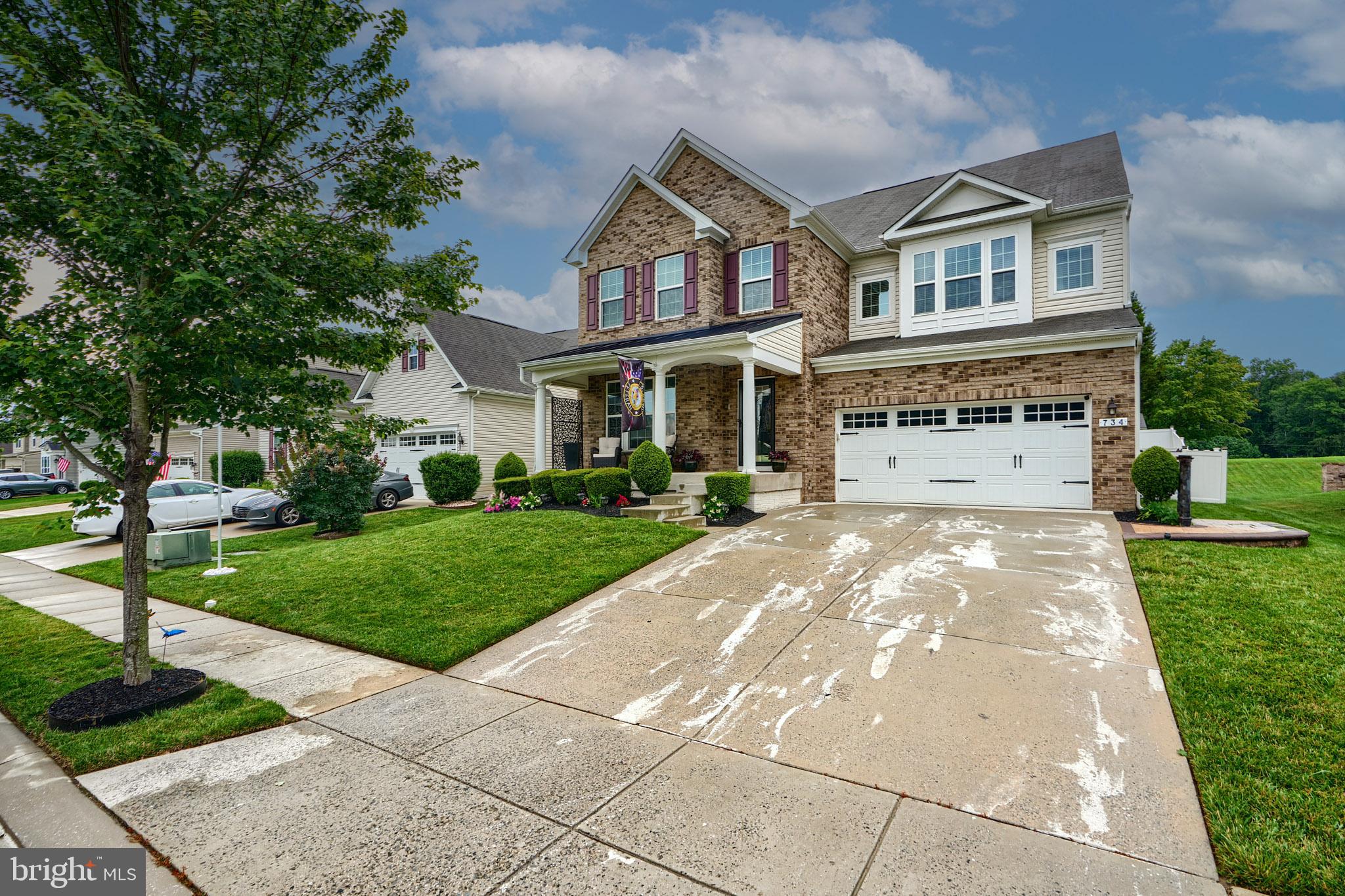 734 FALCON LANE