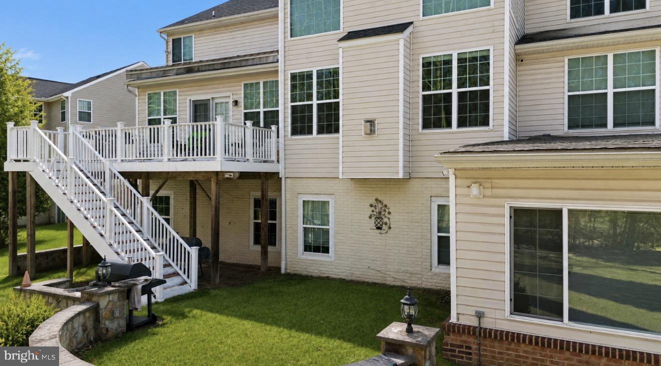 321 RADIANT COURT