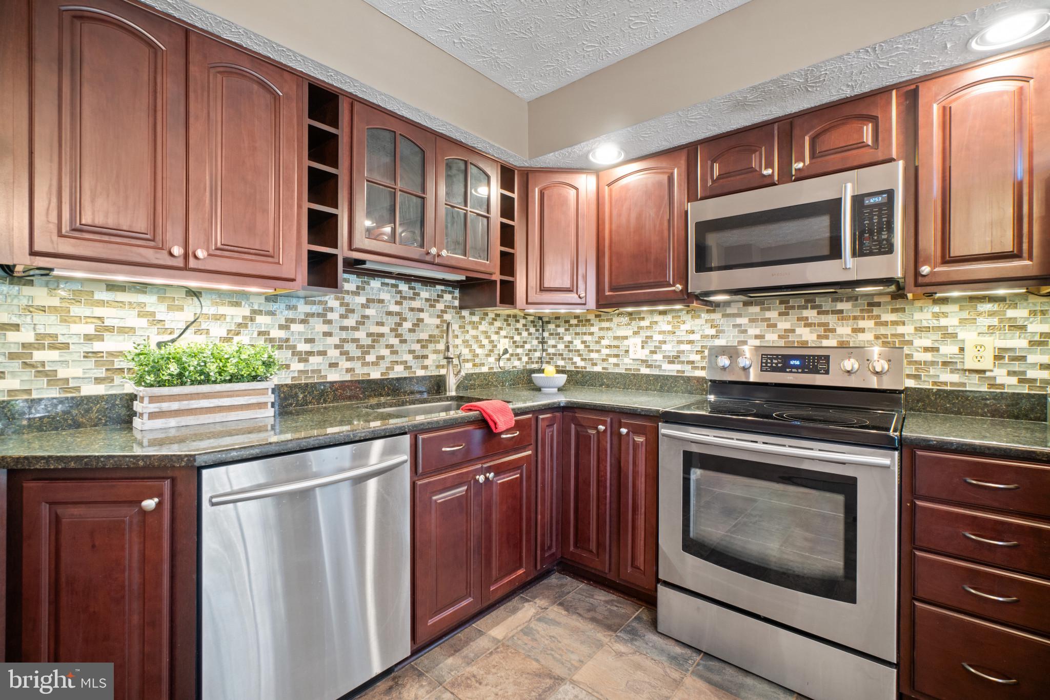 SEVEN OAKS - Residential