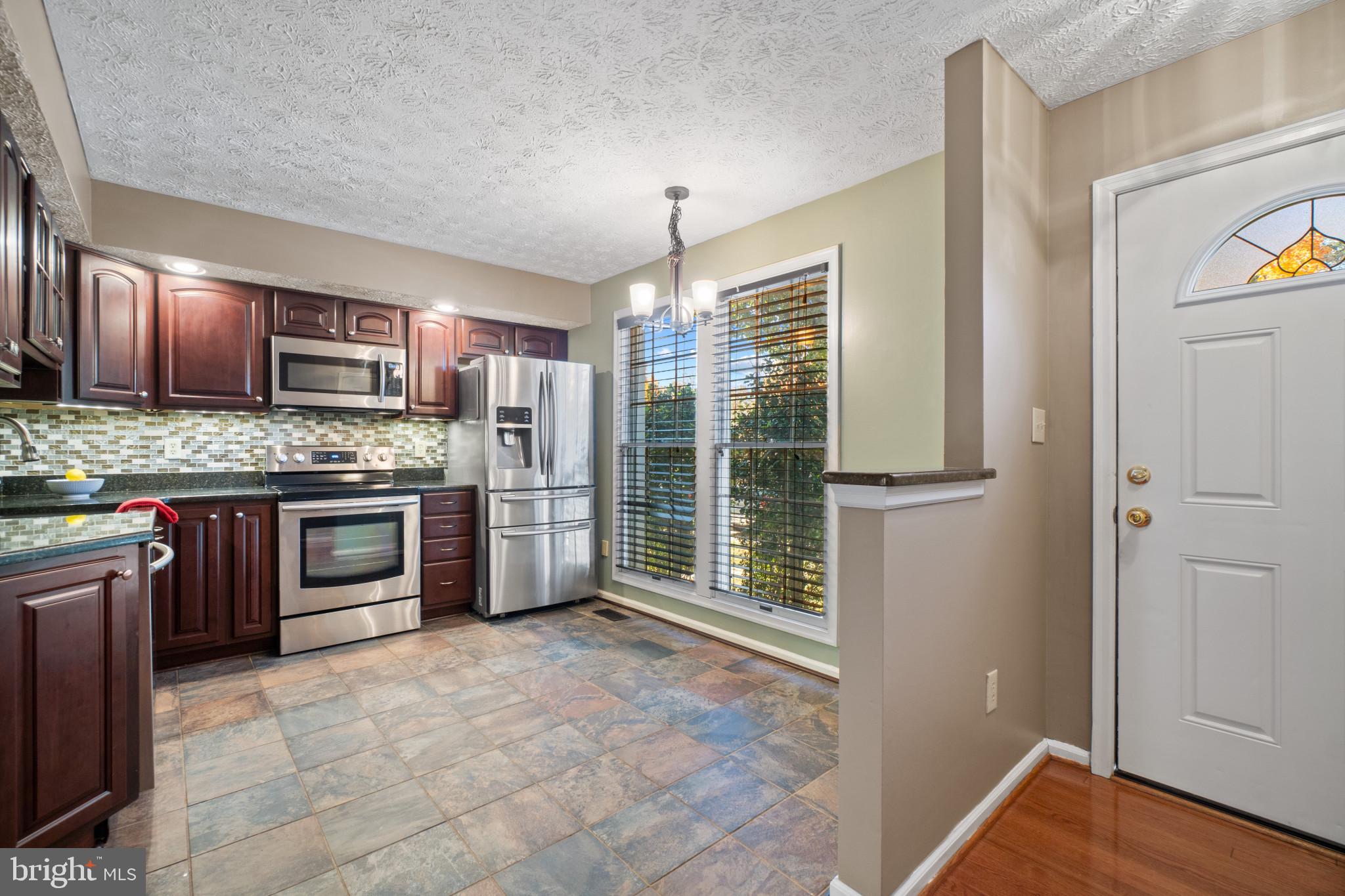 SEVEN OAKS - Residential