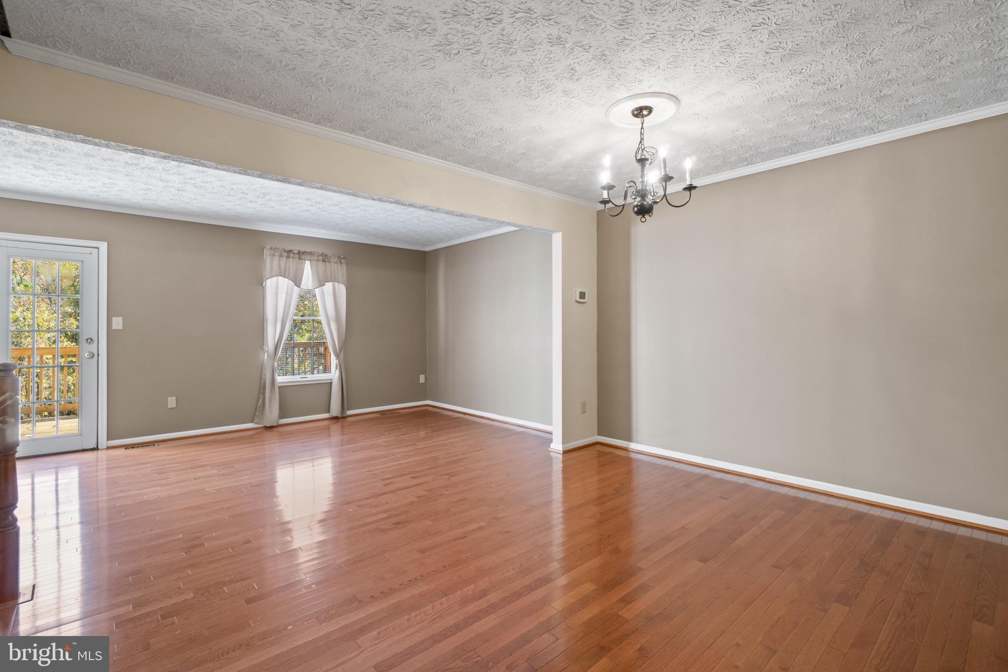 SEVEN OAKS - Residential