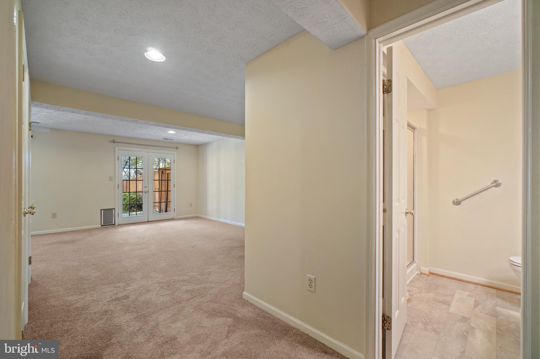 SEVEN OAKS - Residential