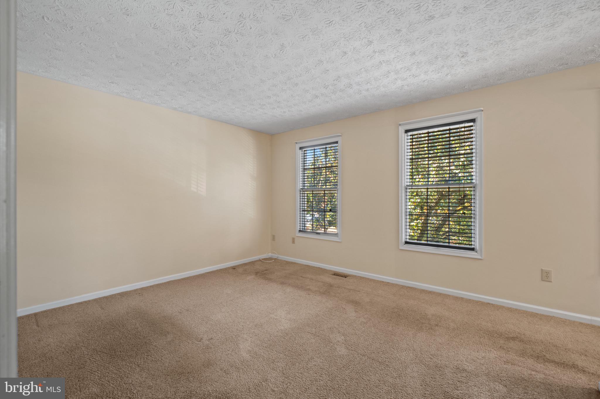 SEVEN OAKS - Residential