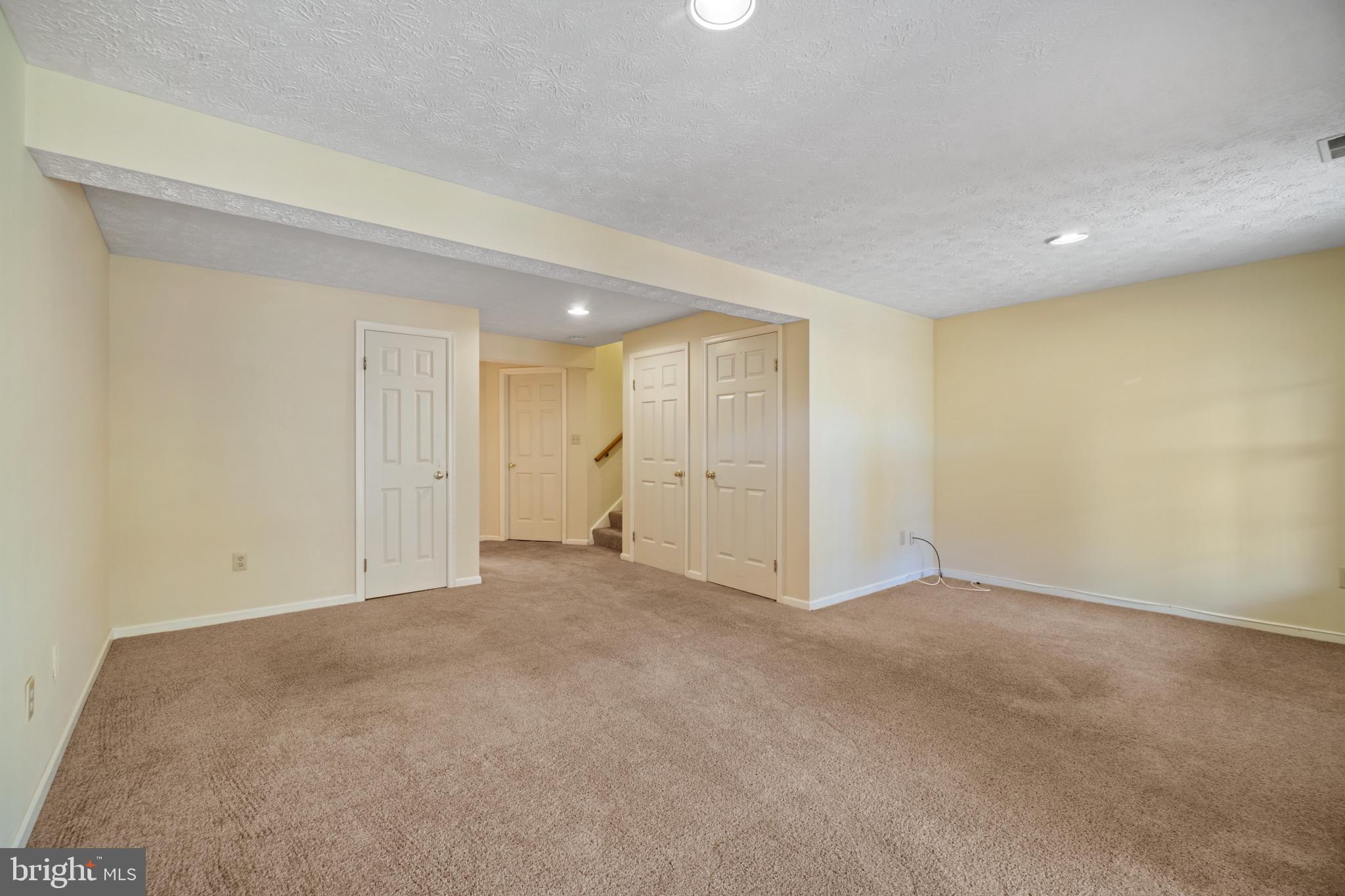 SEVEN OAKS - Residential