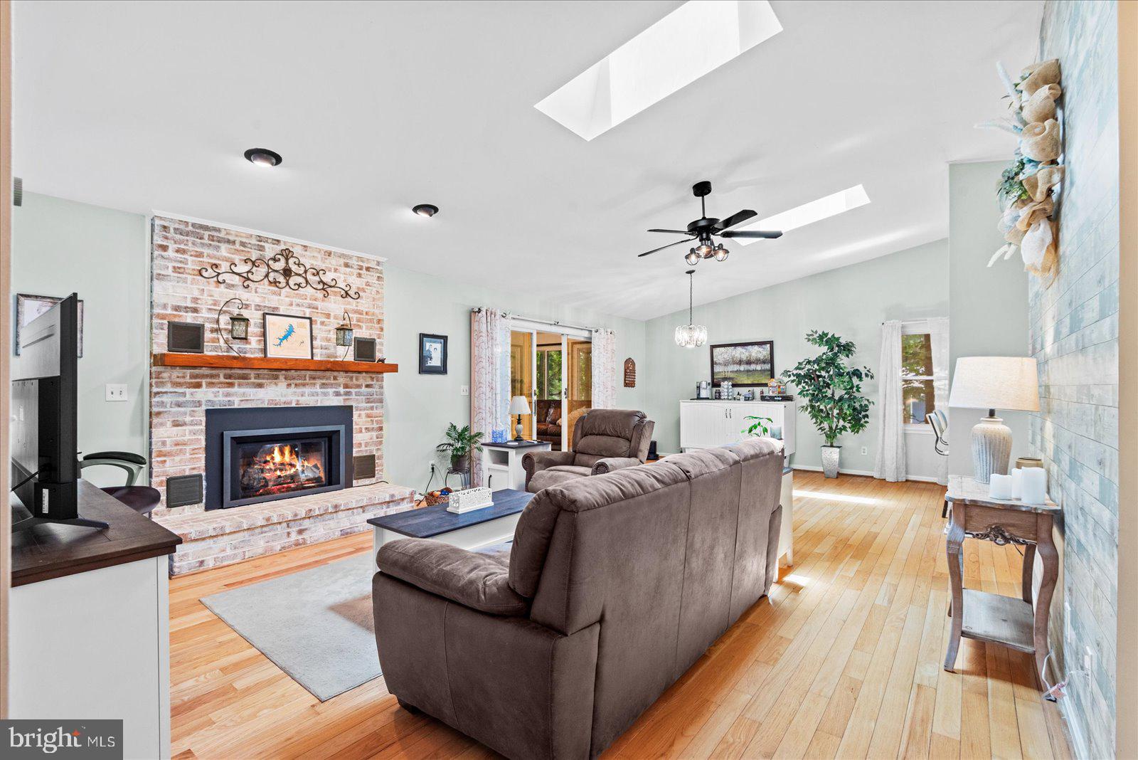 LAKE OF THE WOODS - Residential Lease