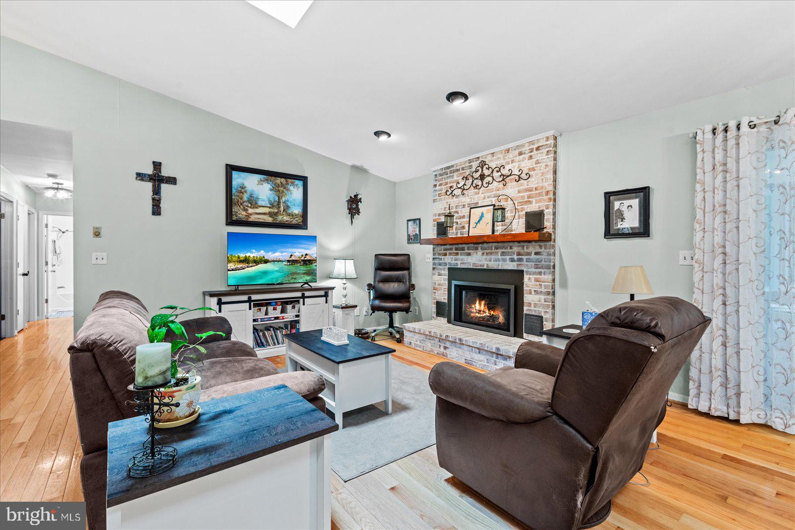 LAKE OF THE WOODS - Residential Lease