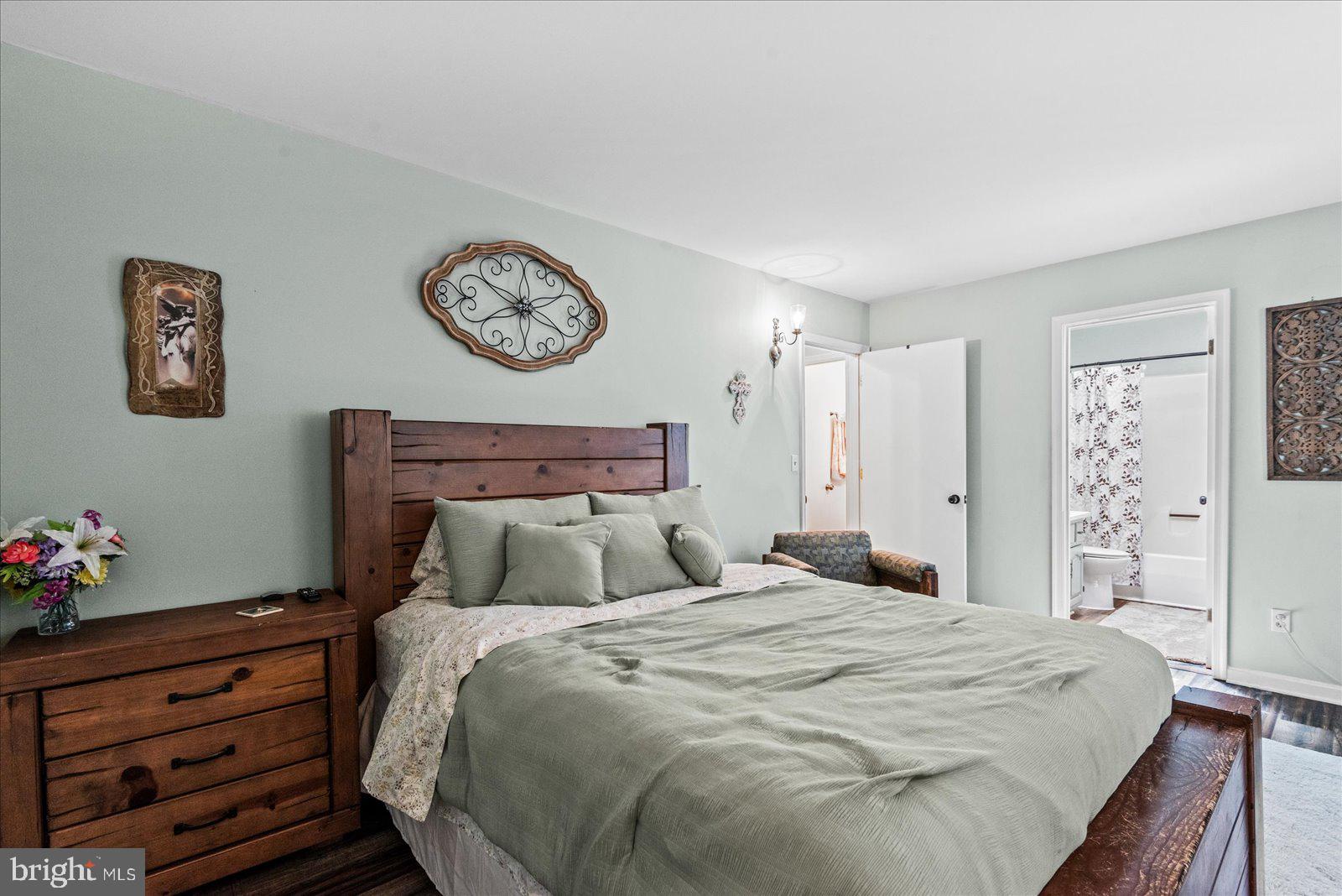 LAKE OF THE WOODS - Residential Lease