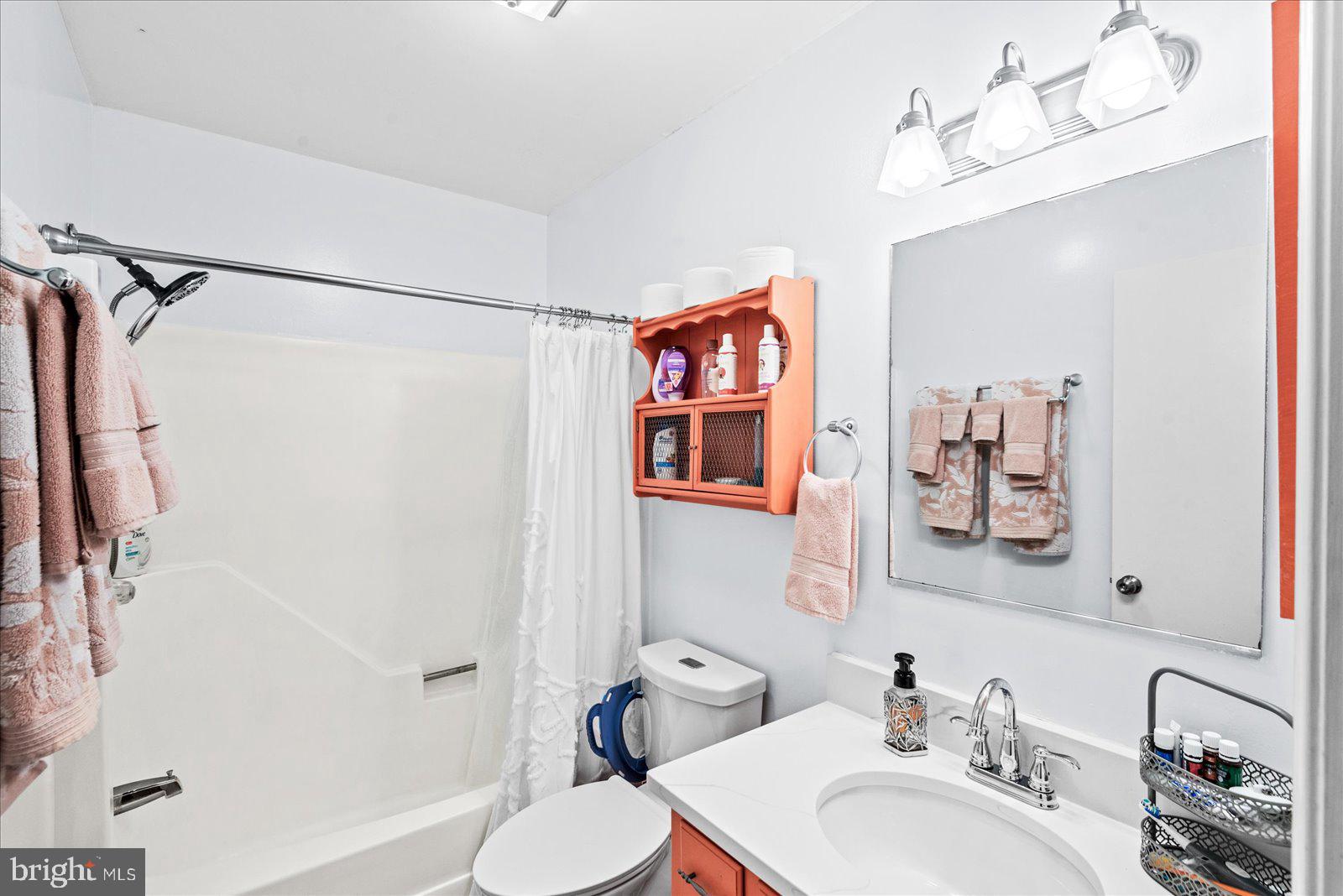 LAKE OF THE WOODS - Residential Lease