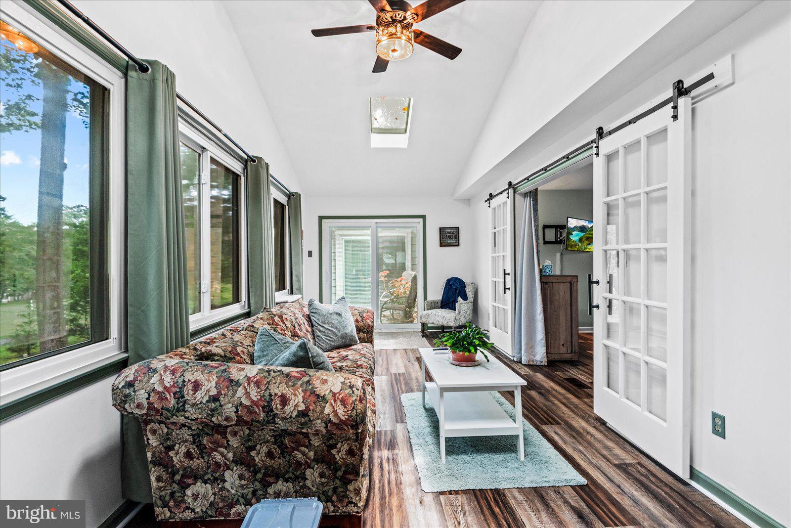 LAKE OF THE WOODS - Residential Lease