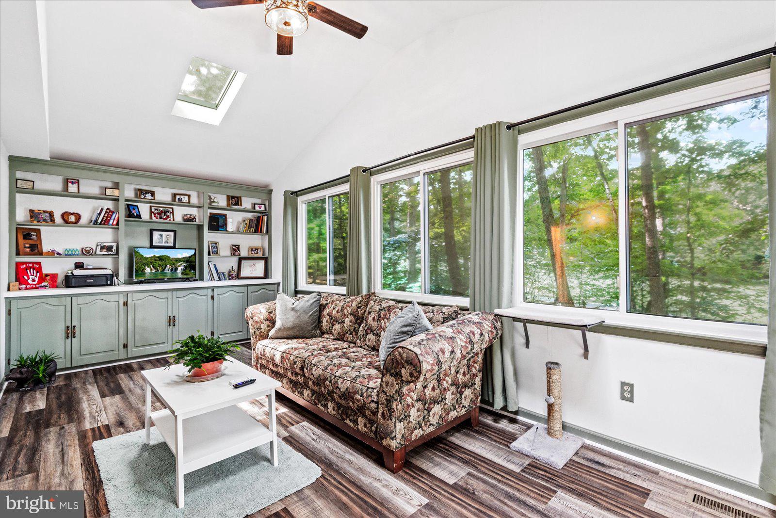 LAKE OF THE WOODS - Residential Lease