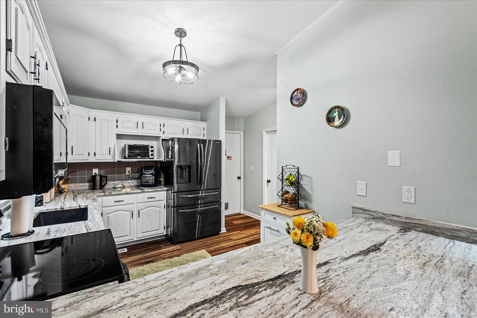 LAKE OF THE WOODS - Residential Lease