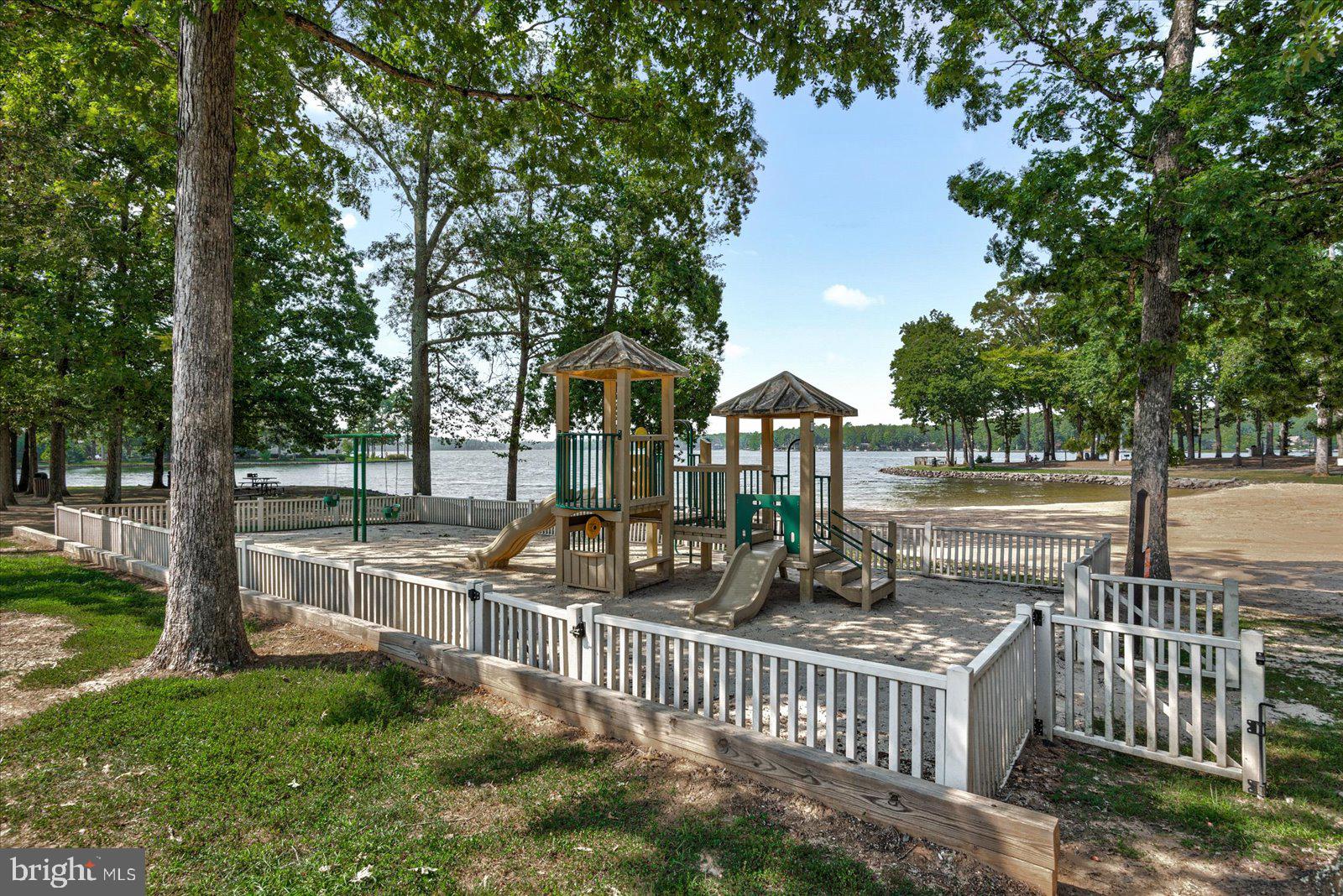 LAKE OF THE WOODS - Residential Lease