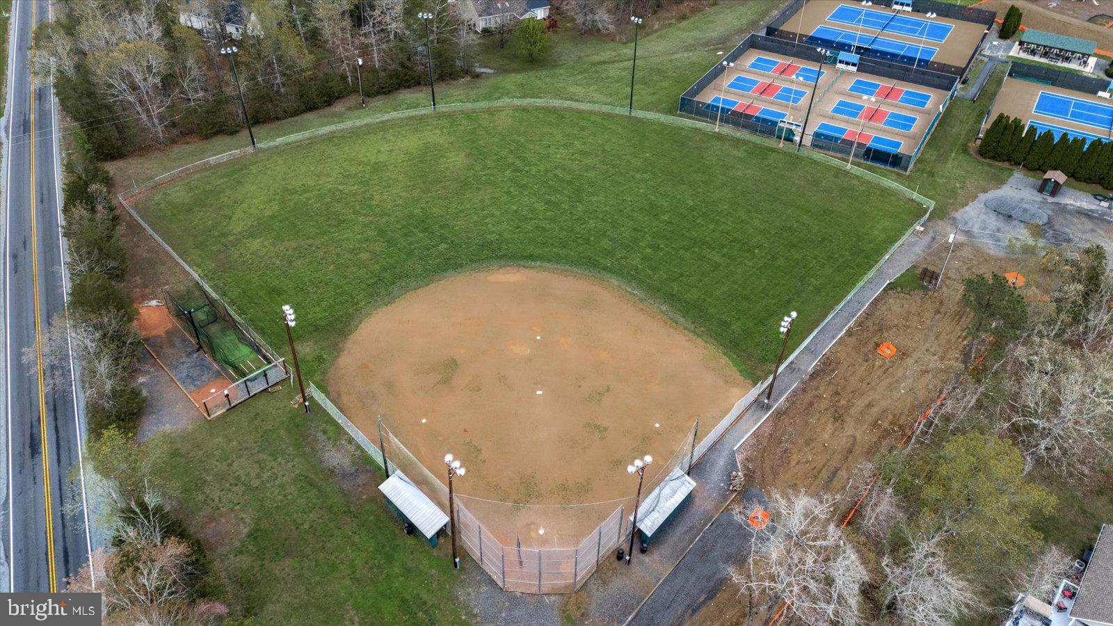 LAKE OF THE WOODS - Residential Lease