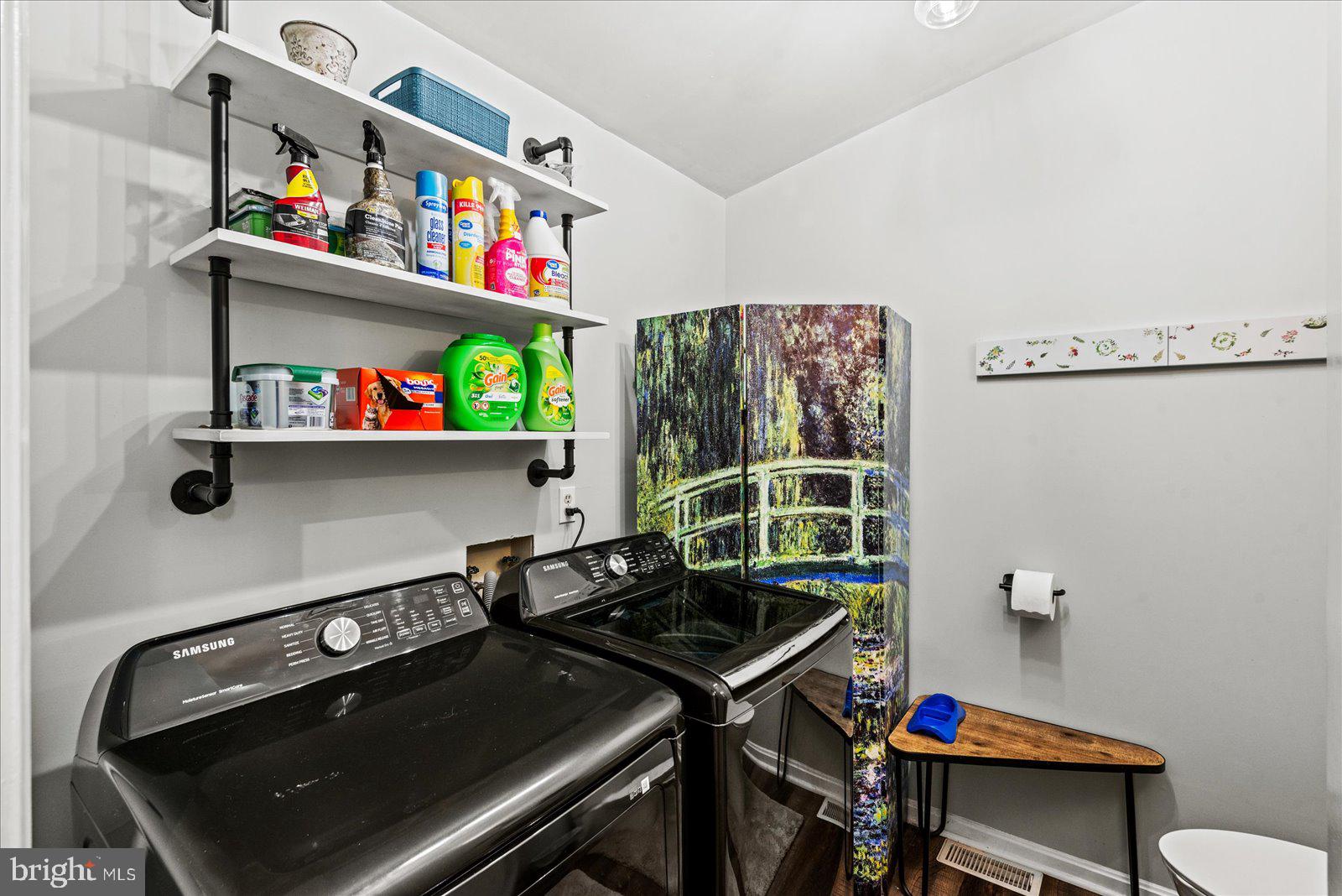 LAKE OF THE WOODS - Residential Lease