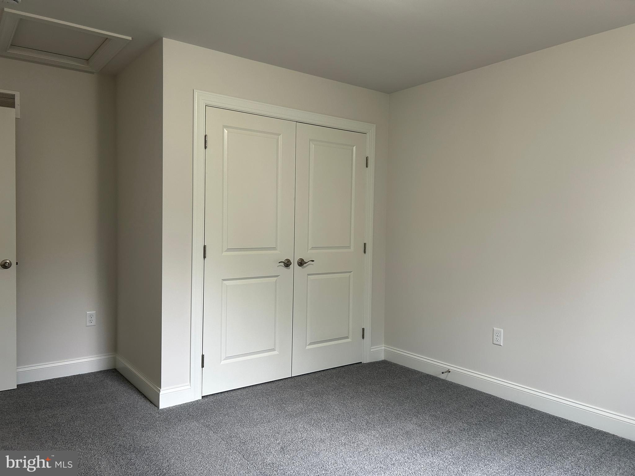 WOODLAND HILLS - Residential