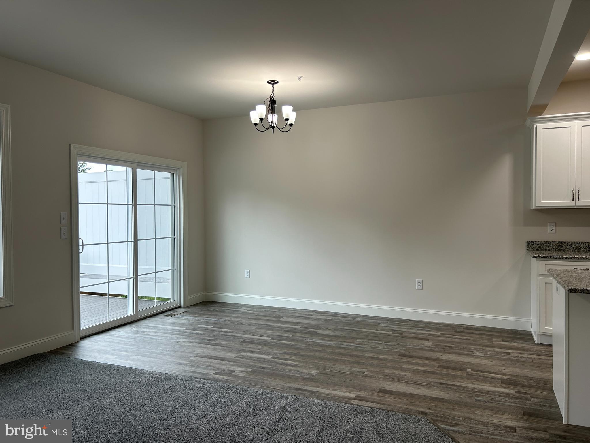 WOODLAND HILLS - Residential