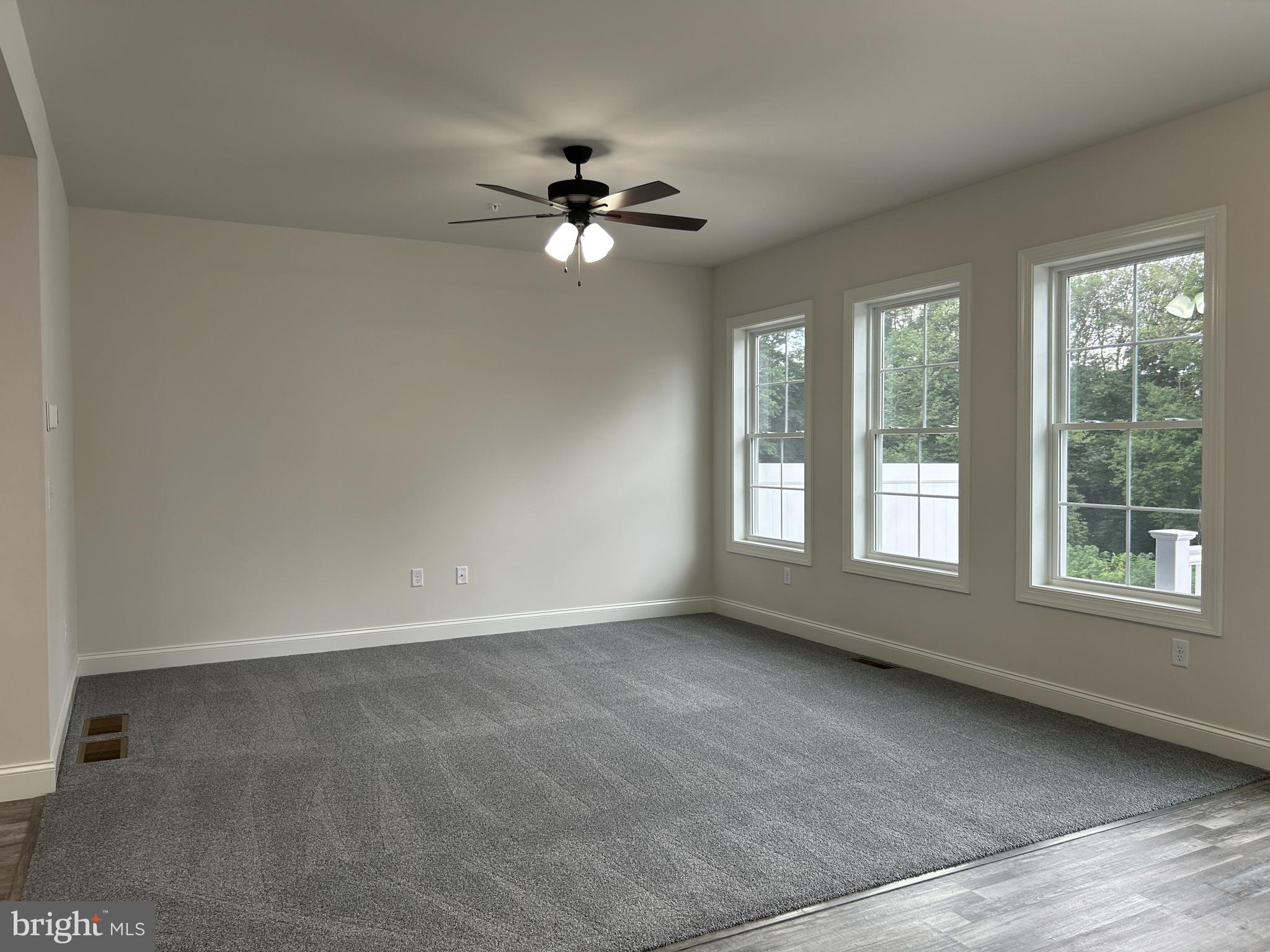 WOODLAND HILLS - Residential