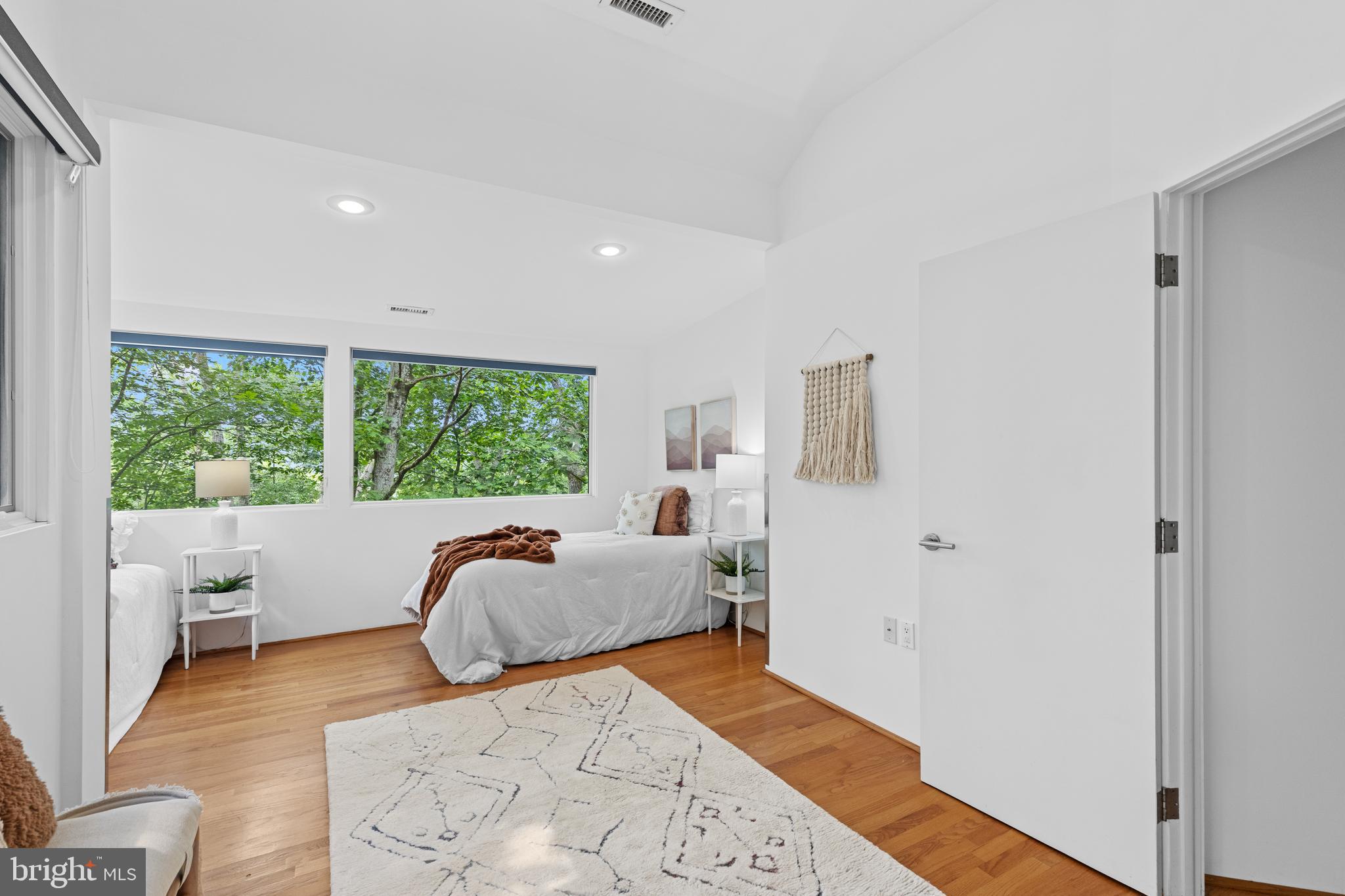 GARDEN VIEW - Residential