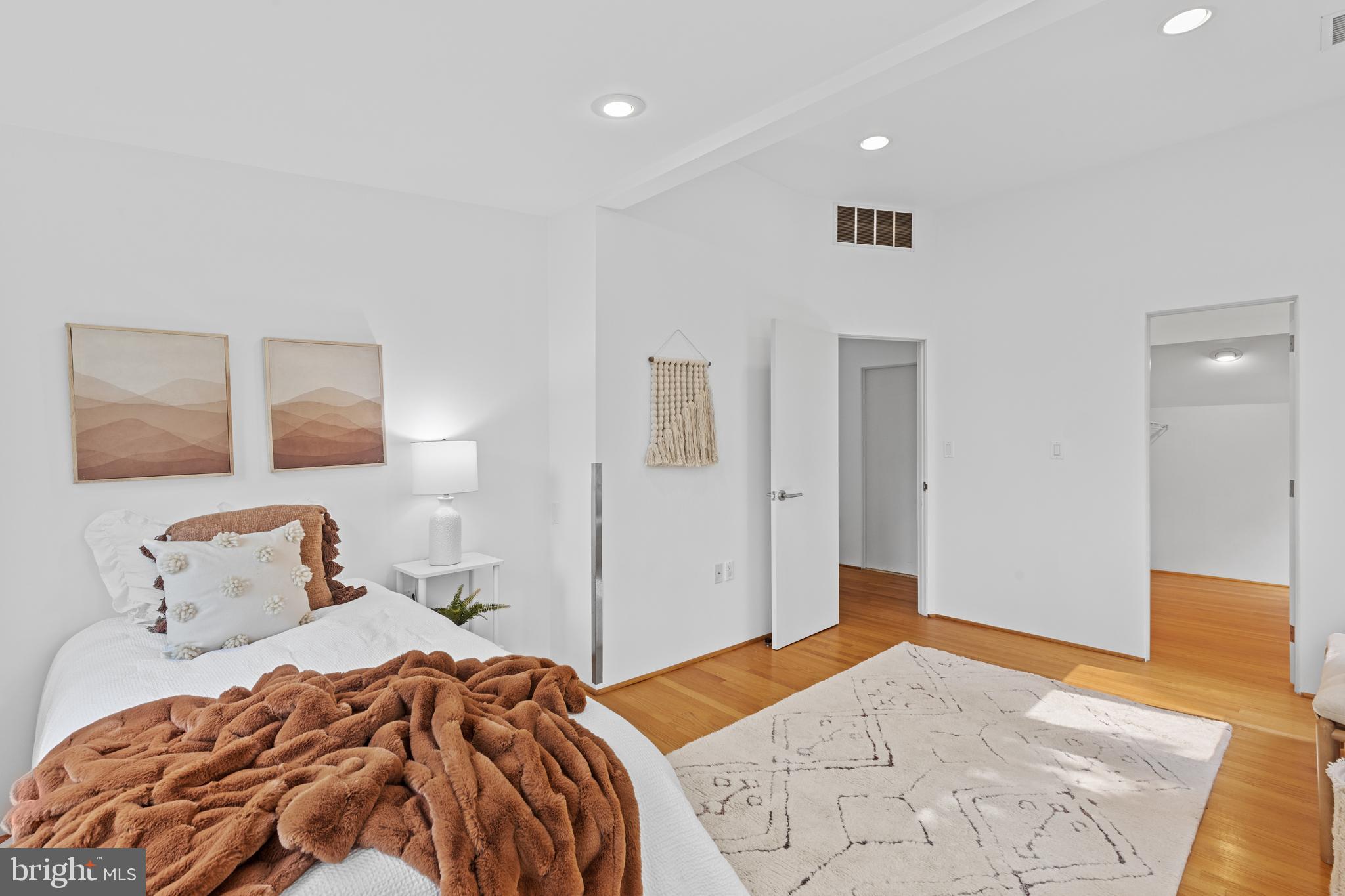 GARDEN VIEW - Residential