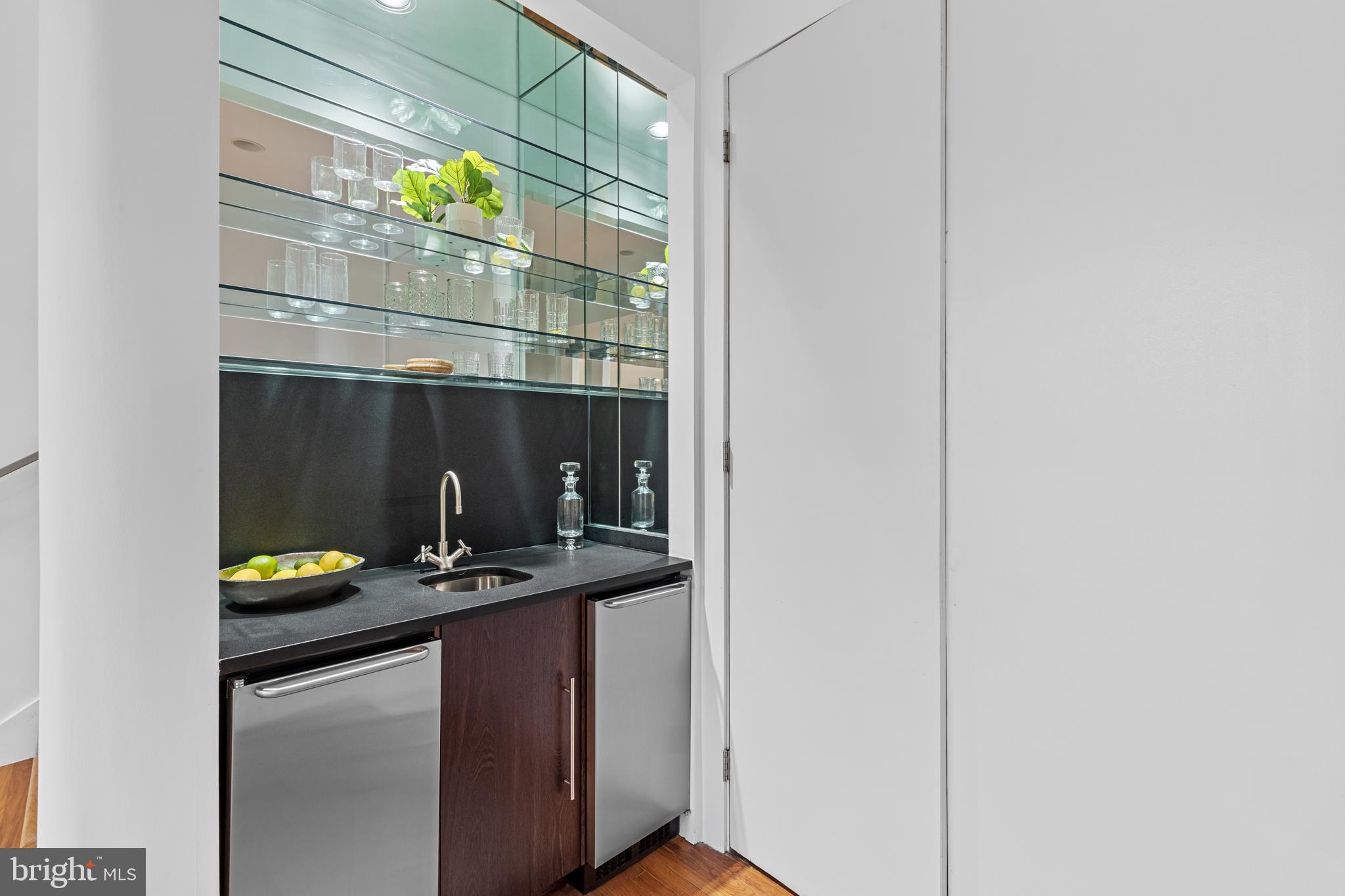 GARDEN VIEW - Residential