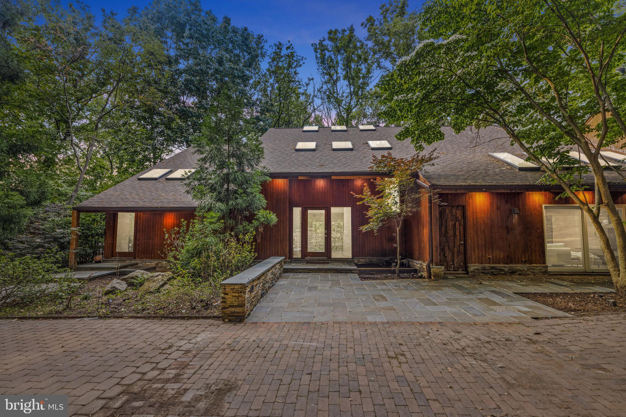 GARDEN VIEW - Residential