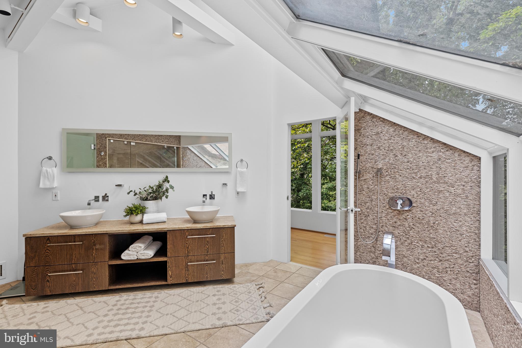 GARDEN VIEW - Residential