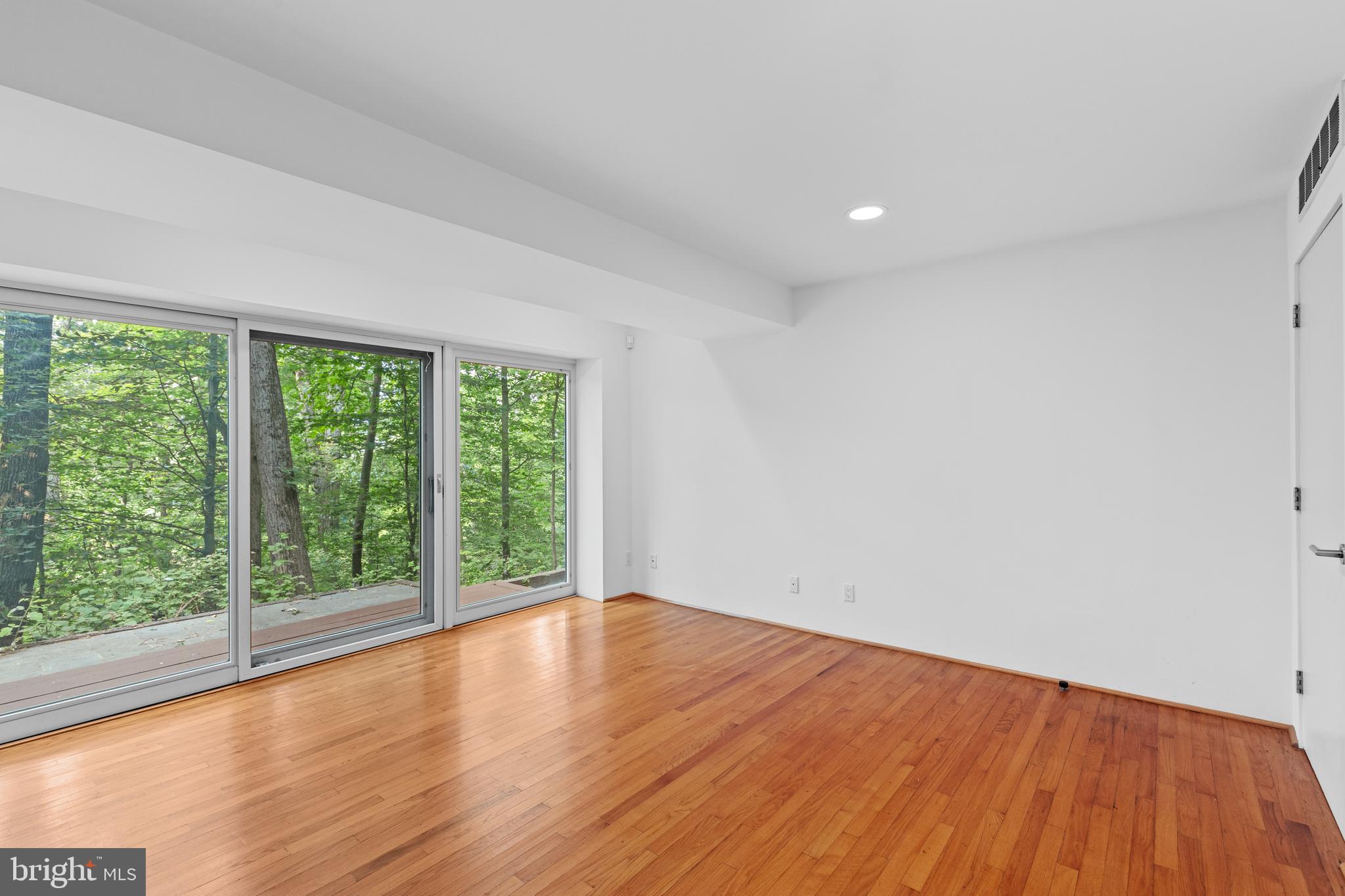 GARDEN VIEW - Residential