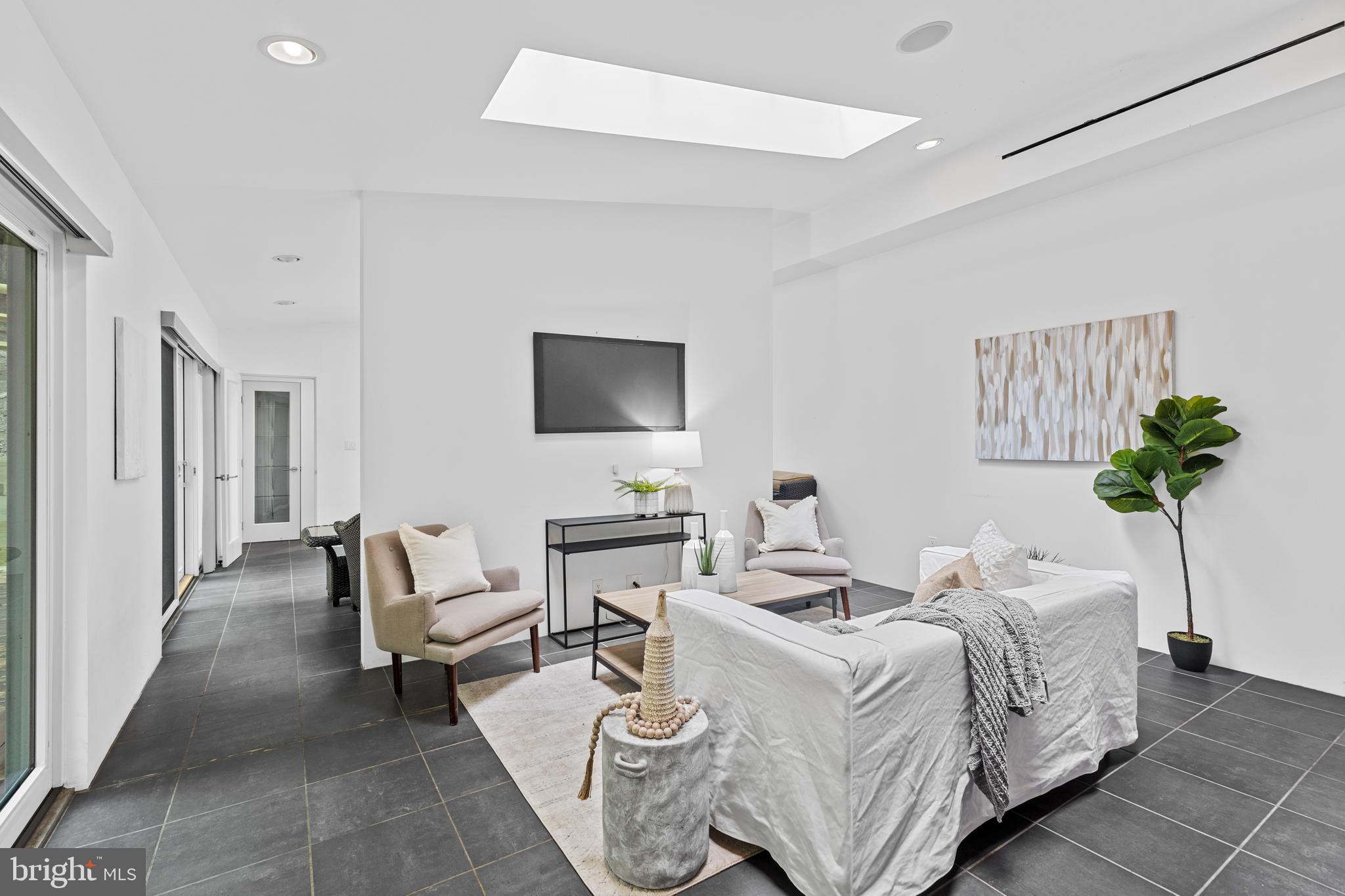 GARDEN VIEW - Residential