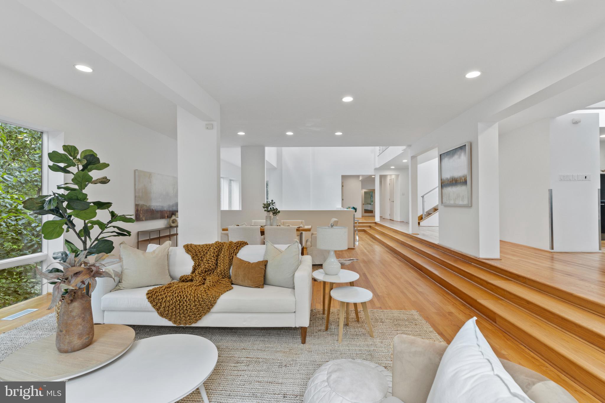 GARDEN VIEW - Residential