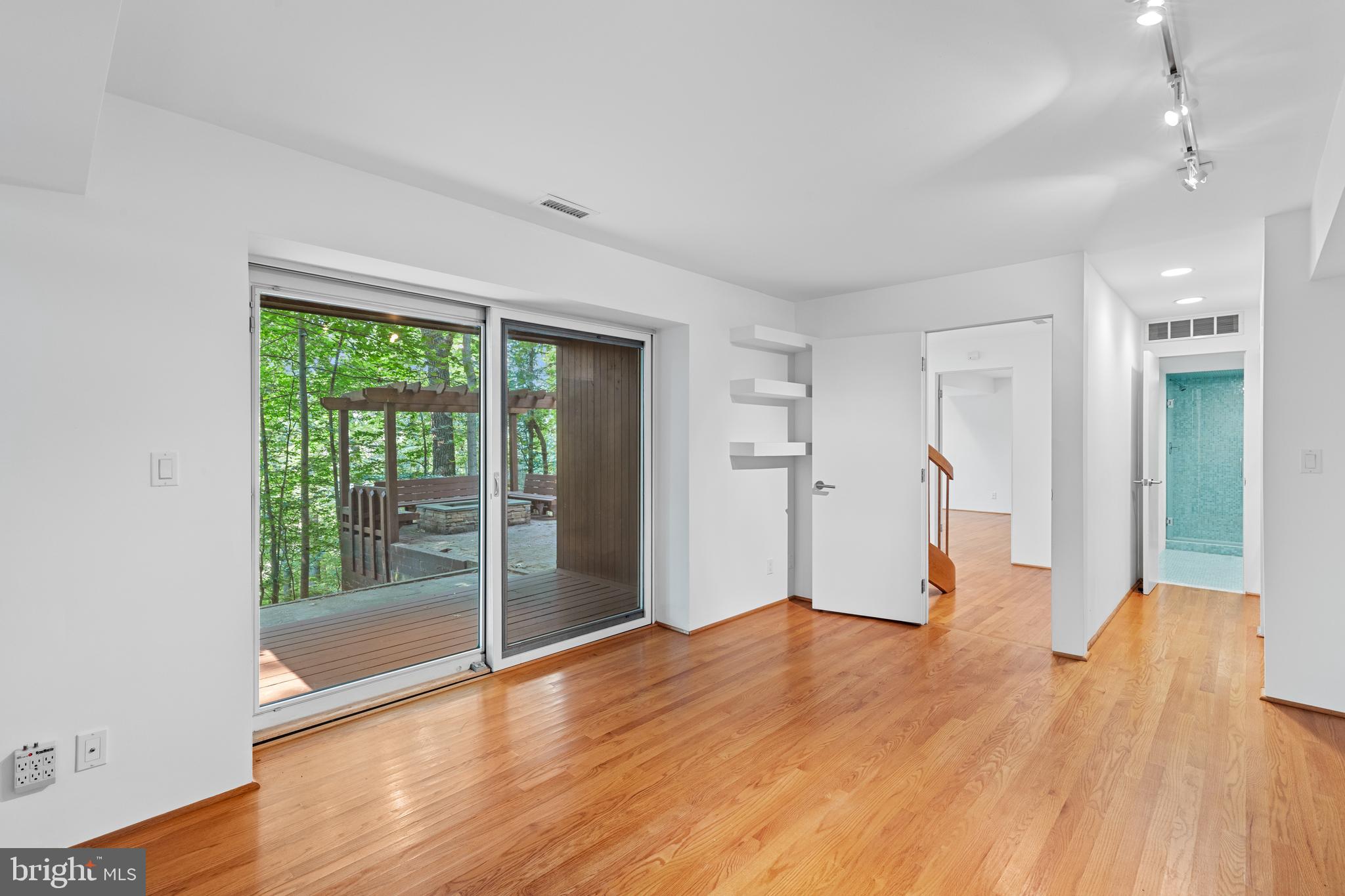 GARDEN VIEW - Residential