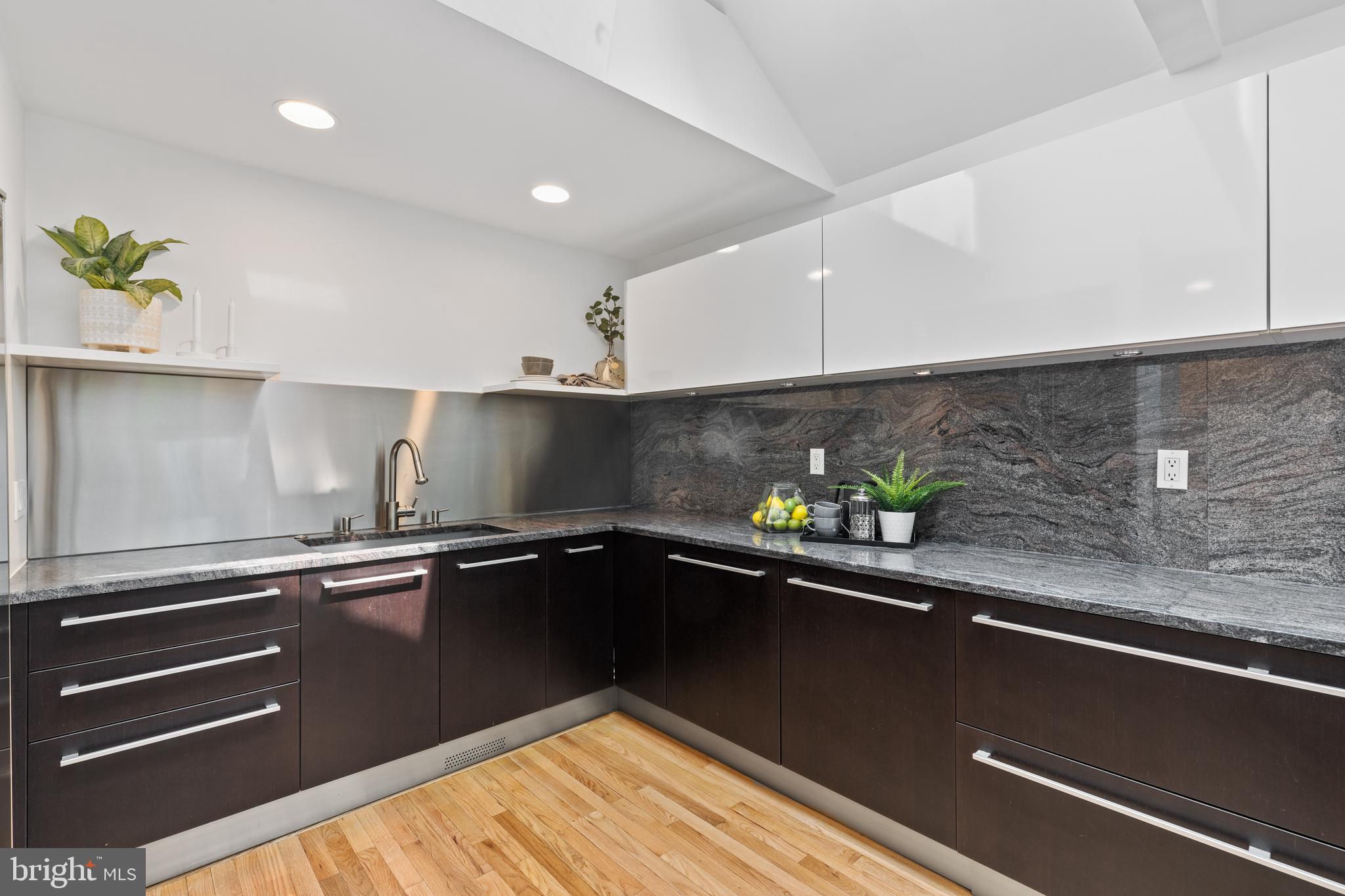 GARDEN VIEW - Residential