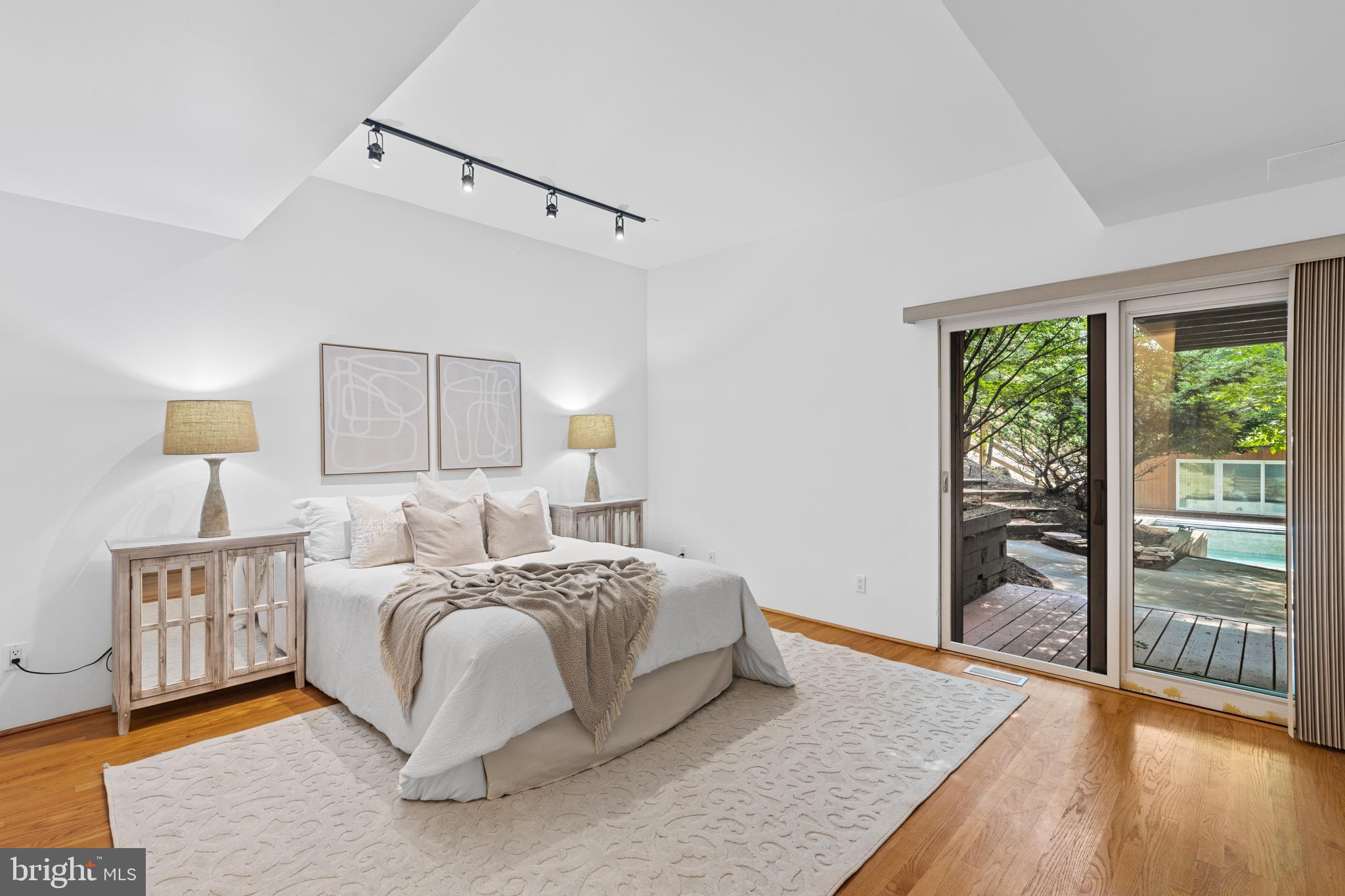 GARDEN VIEW - Residential