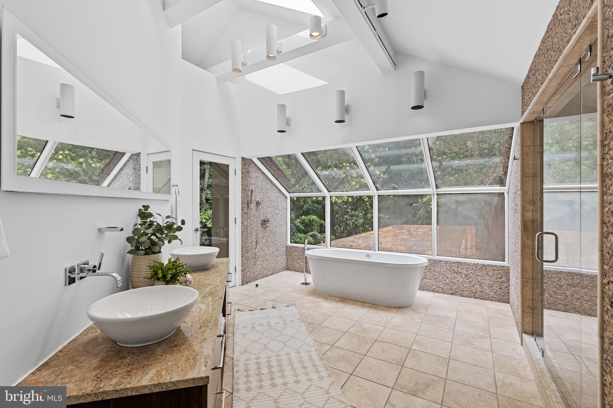 GARDEN VIEW - Residential