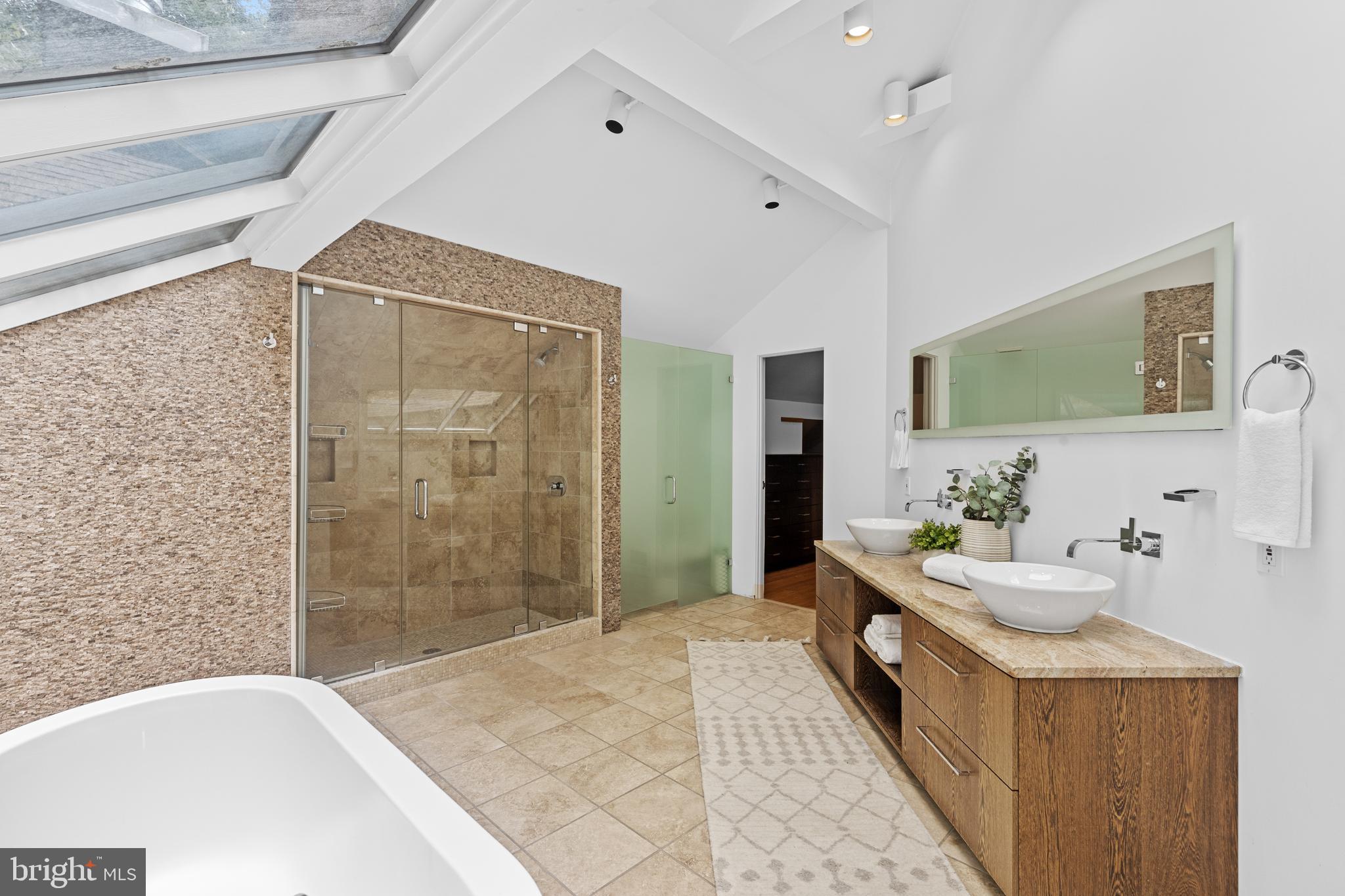 GARDEN VIEW - Residential