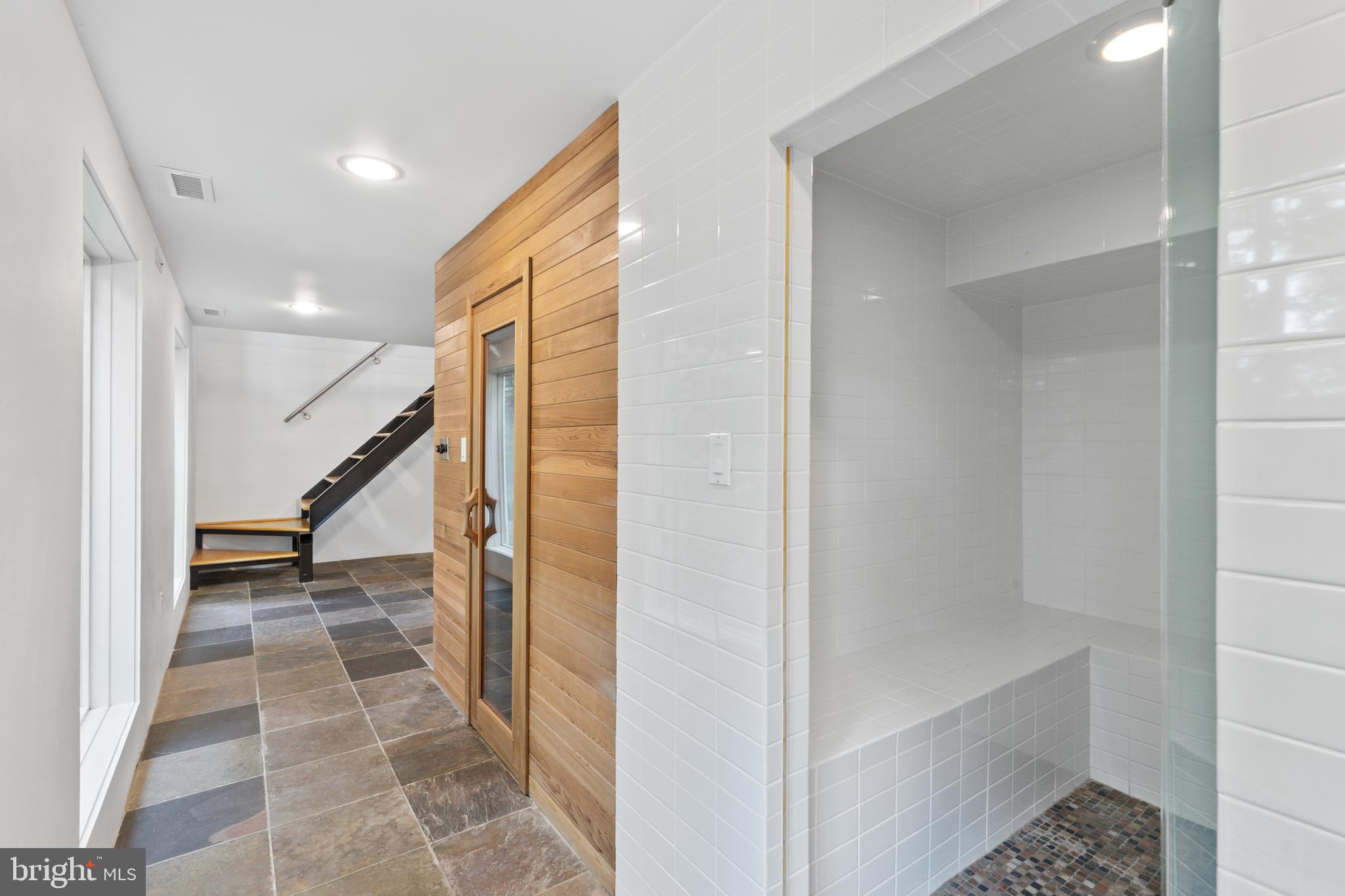 GARDEN VIEW - Residential