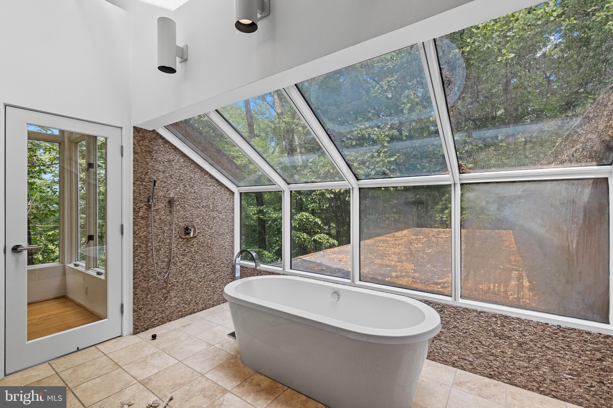 GARDEN VIEW - Residential