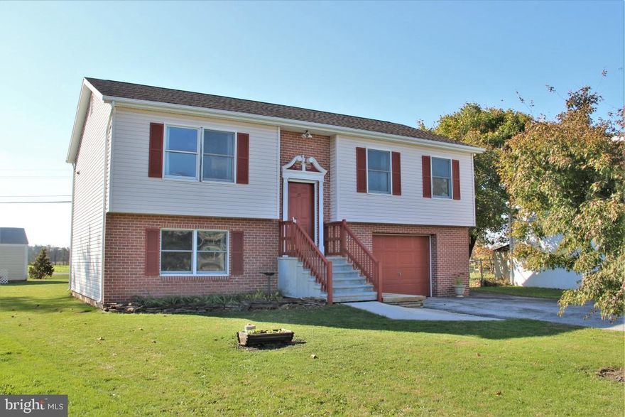 Best of both worlds...lots of fresh country air only minutes from shopping. This 3 bedroom bi-level is in great condition. Huge rear deck for entertaining or simply looking at the countryside. Finished family room in the lower level. NEW CAC in June 2019. Private laundry room. One-Car Garage. Contact us today!