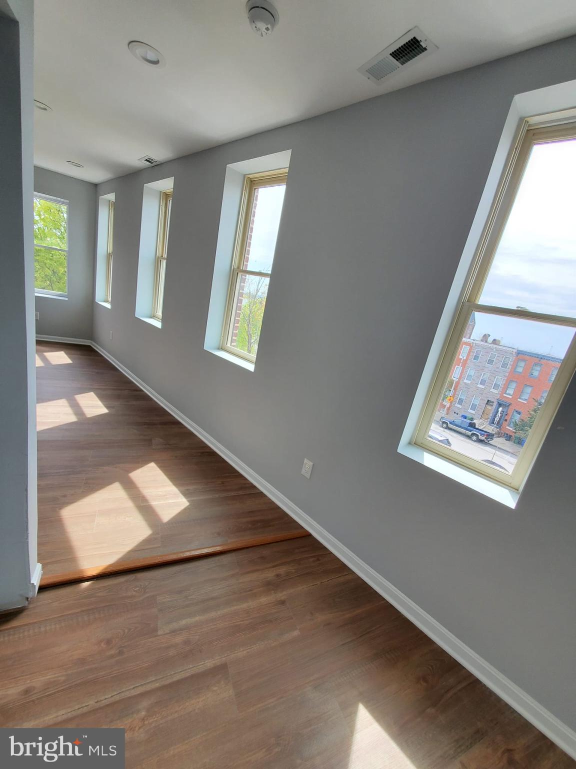 UNION SQUARE - Residential Lease