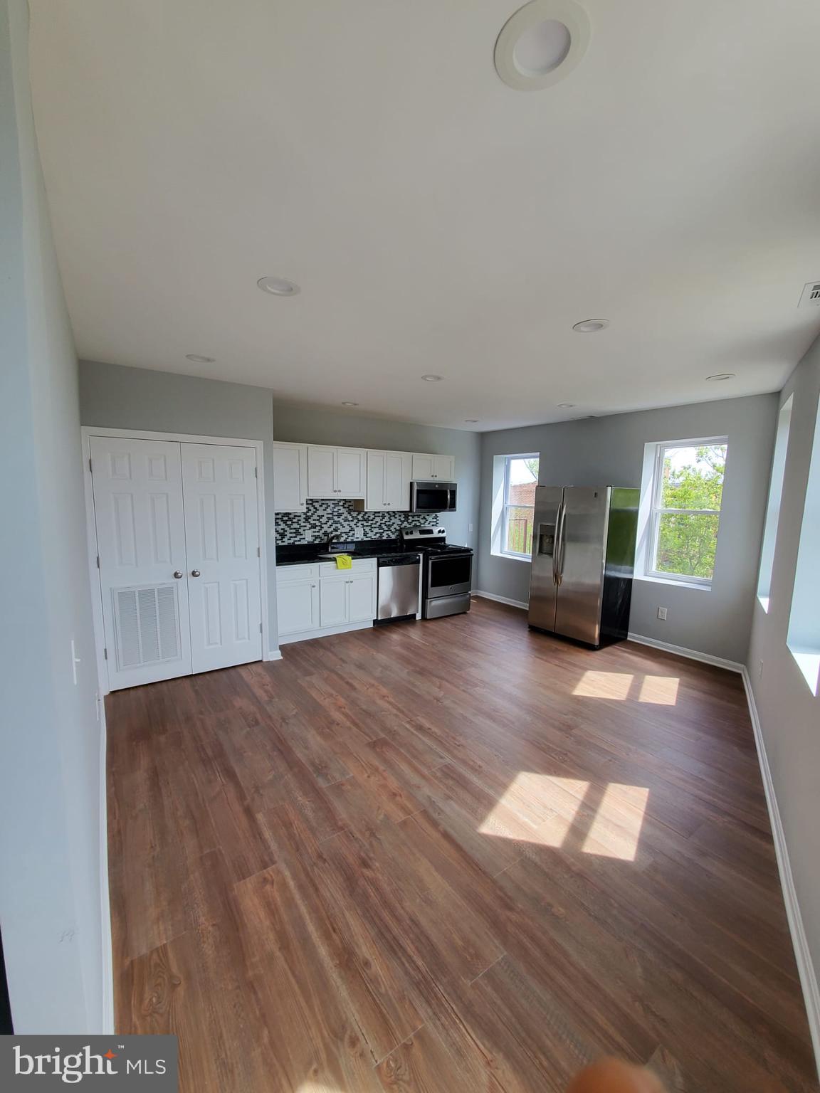 UNION SQUARE - Residential Lease