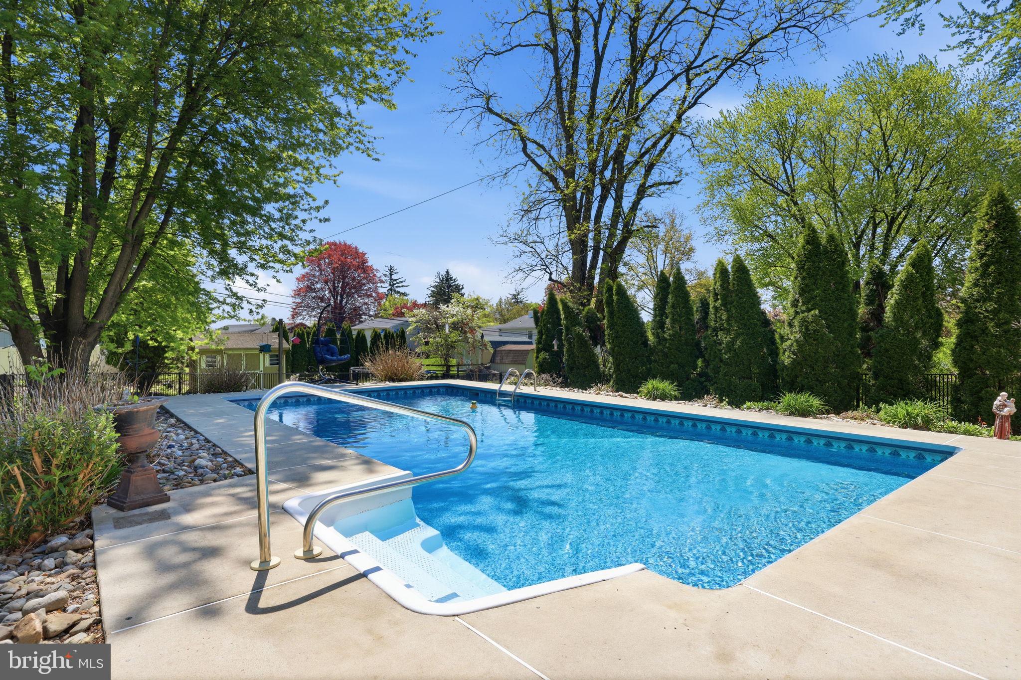 CHURCHVILLE MANOR - Residential