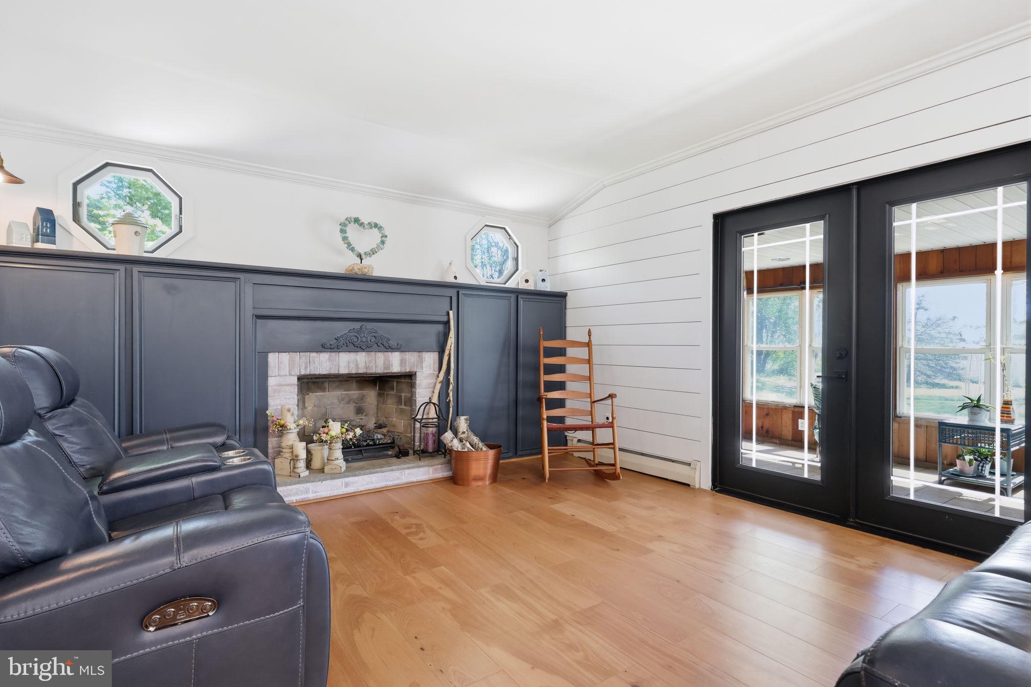 CHURCHVILLE MANOR - Residential