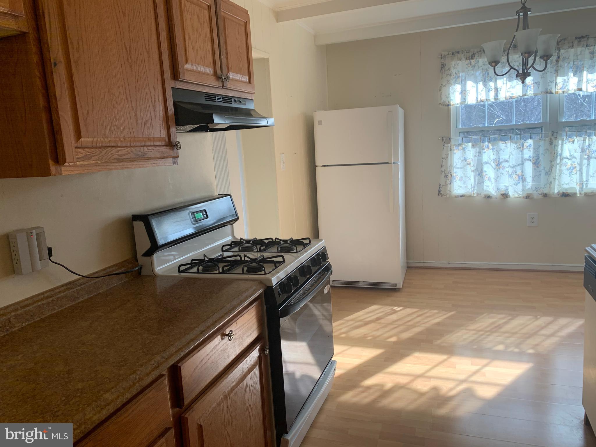 PLYMOUTH GARDENS - Residential Lease