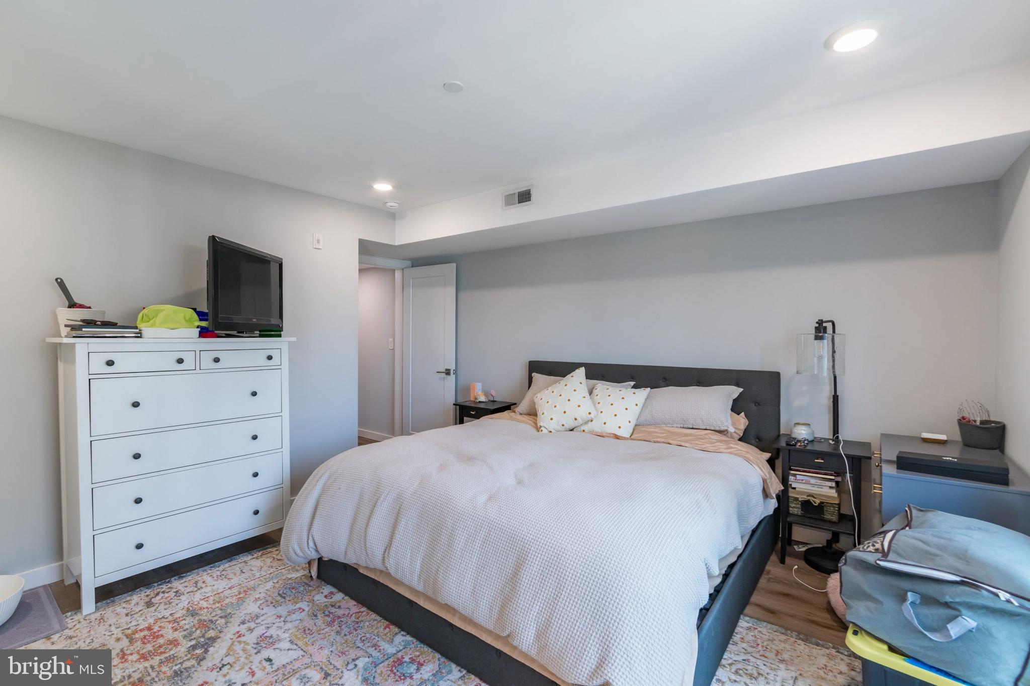 FAIRMOUNT - Residential Lease