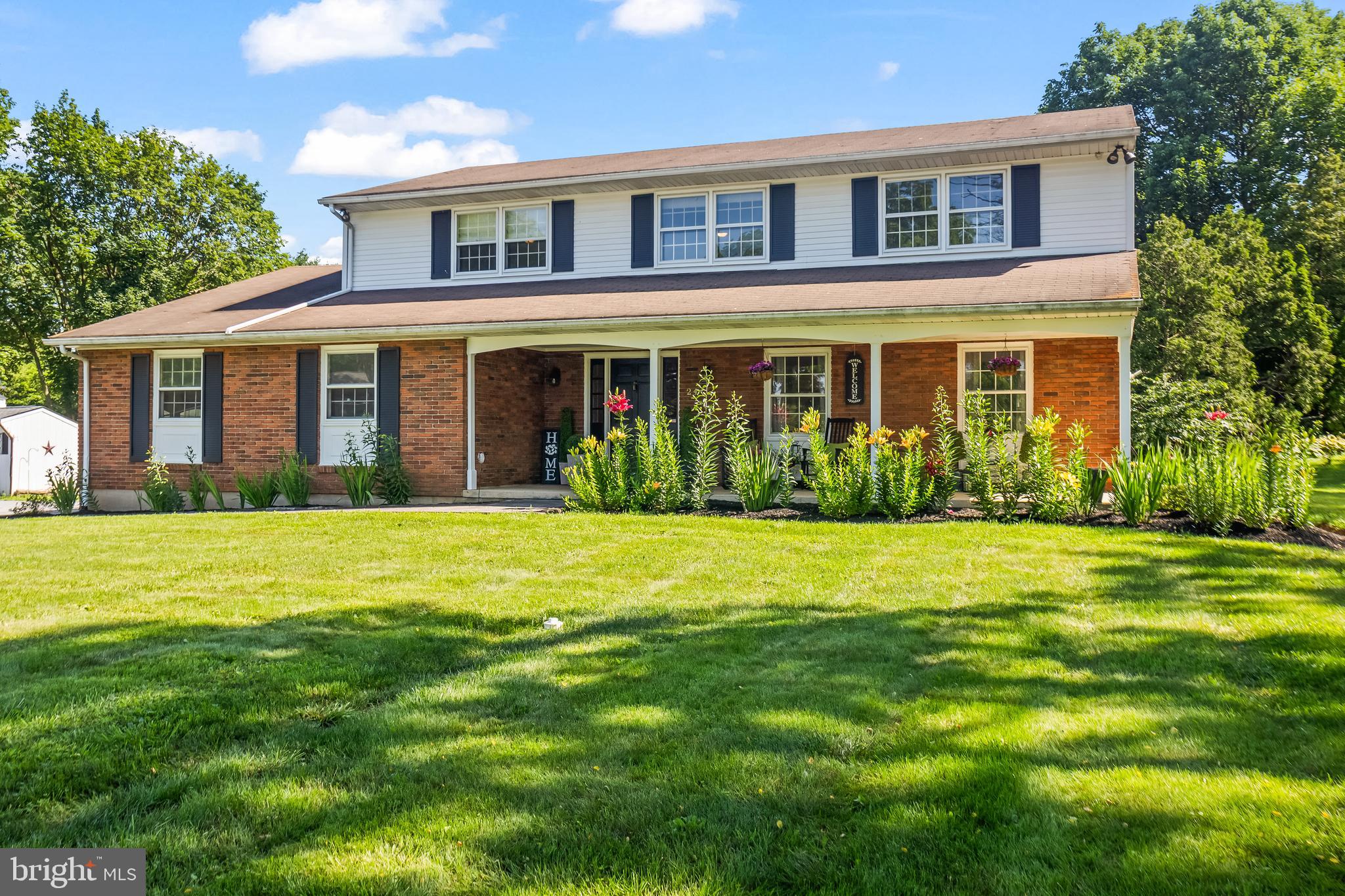 24 STONELEIGH DRIVE