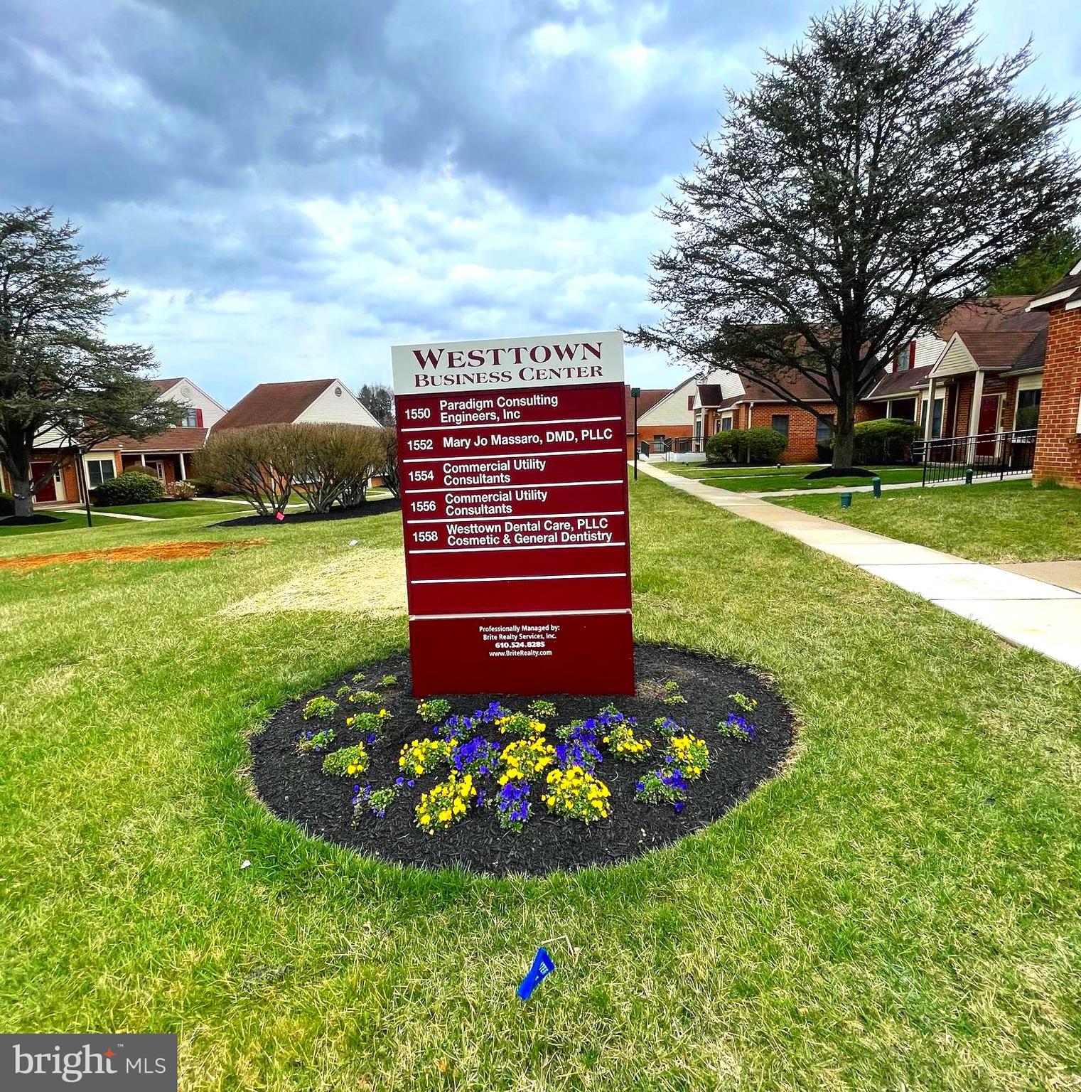 WESTTOWN BUS. CNTR - Commercial Lease