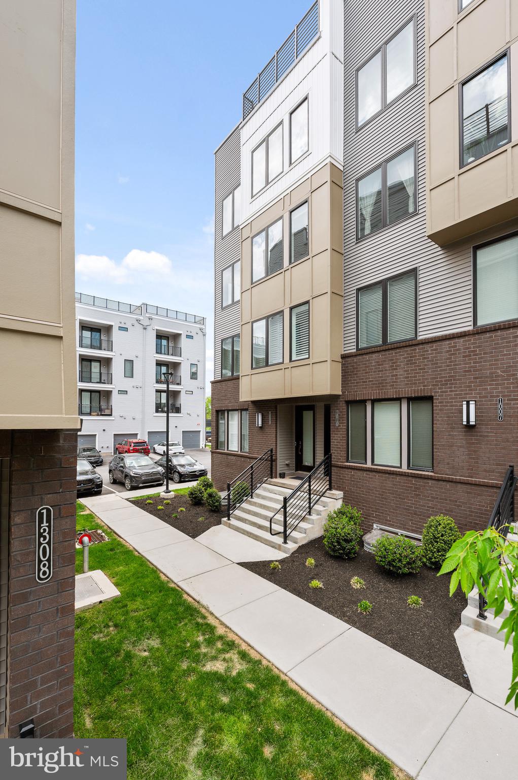 1010 MORTON ALLEY